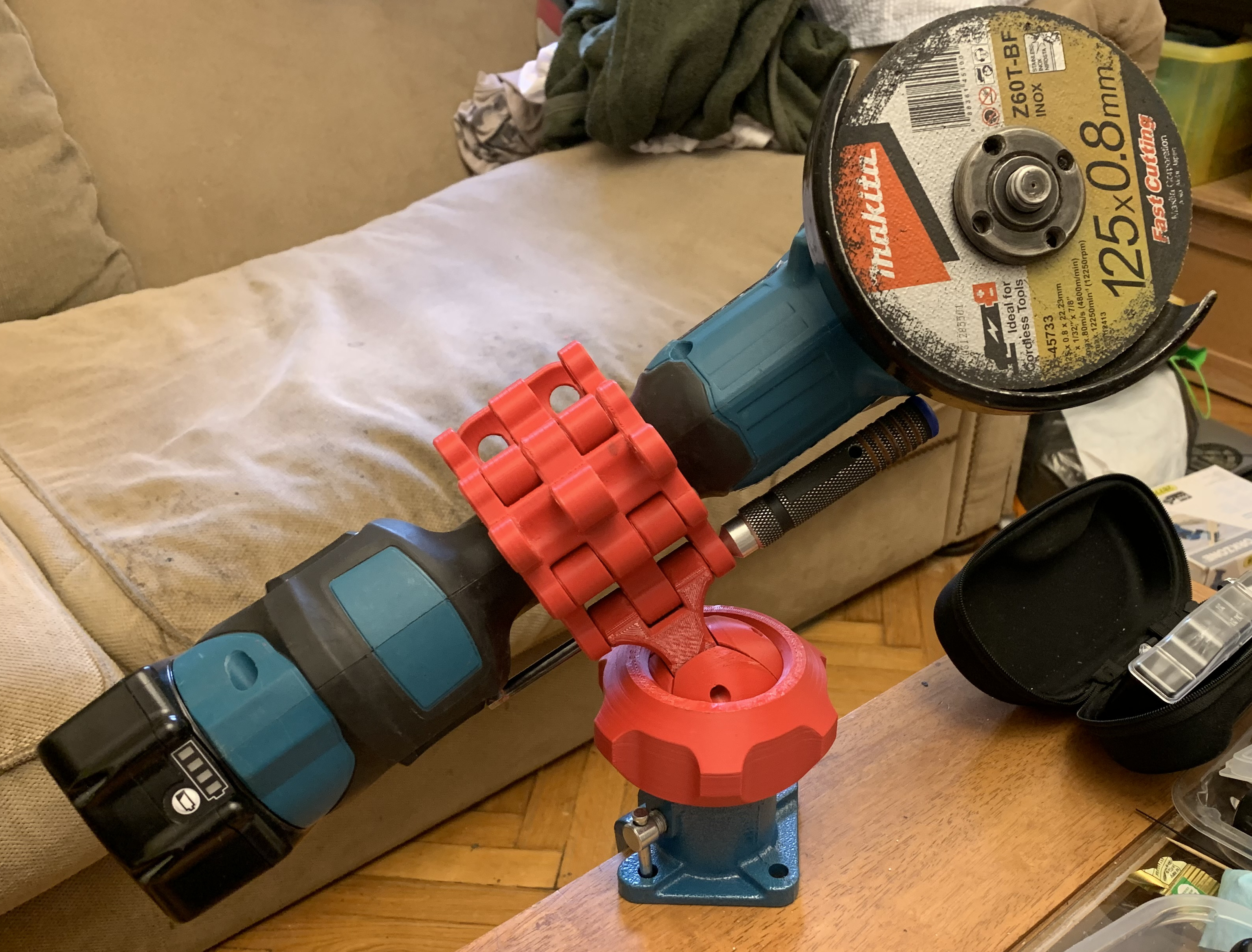 Makita Cordless Grinder Desktop Stand (DGA513) by mhejjas Download