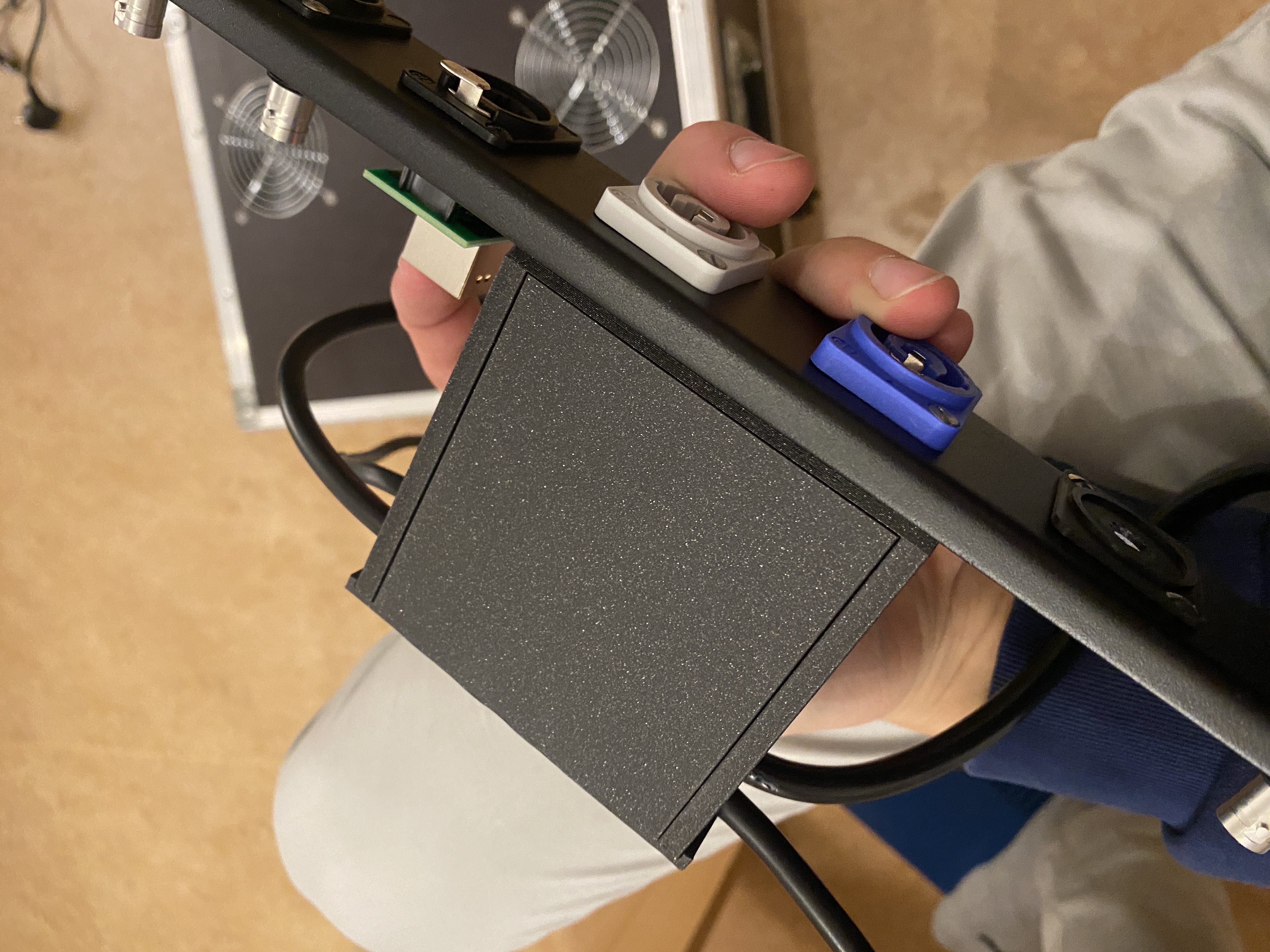 powerdistribution box for powercon / rack panel