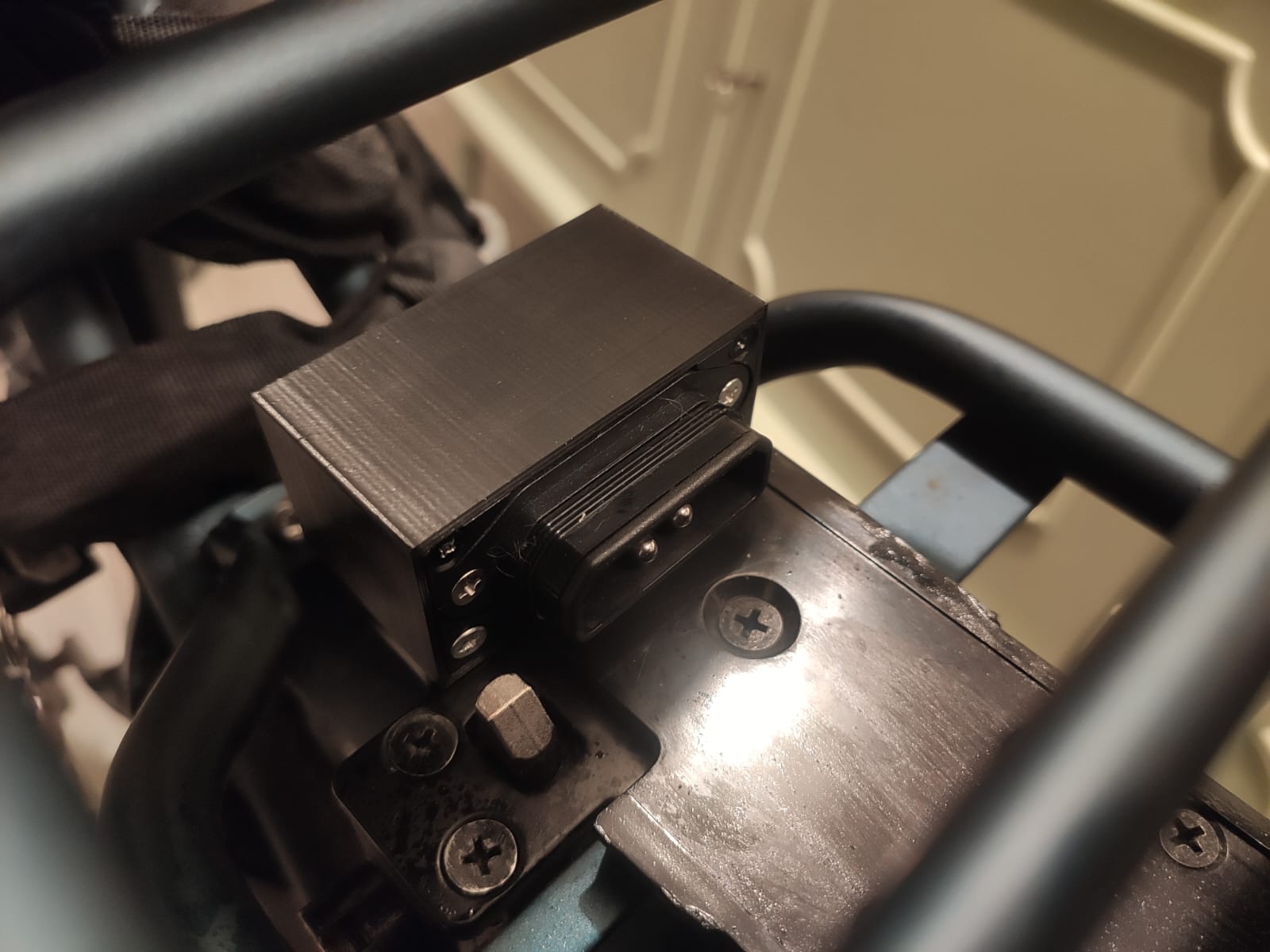 Bafang electrical bike battery plugholder replacement by Drainth