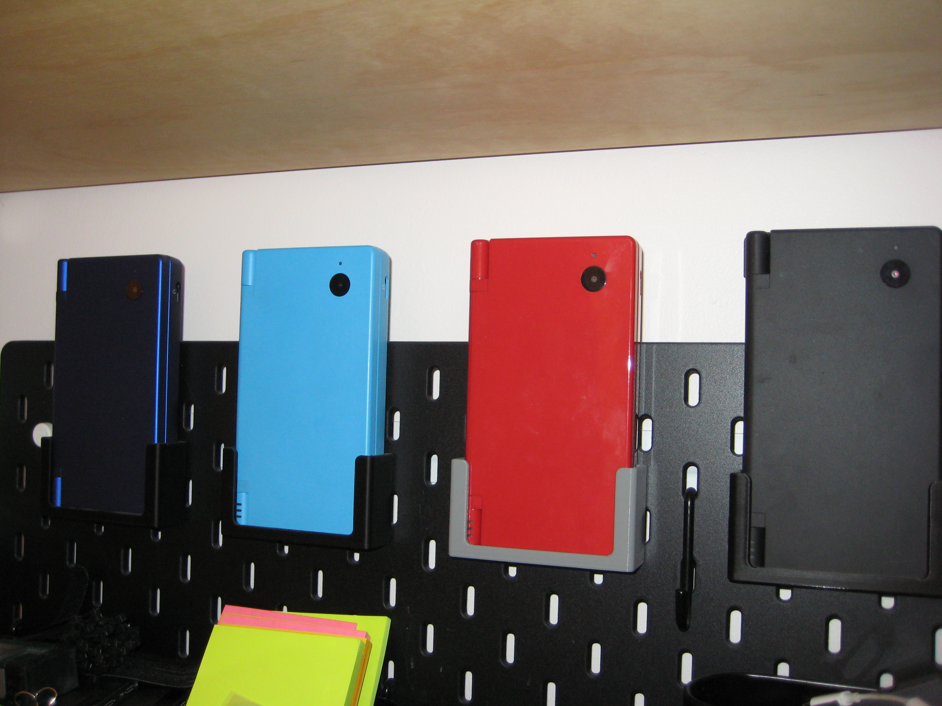 Nintendo DSi holder for ikea skadis pegboard