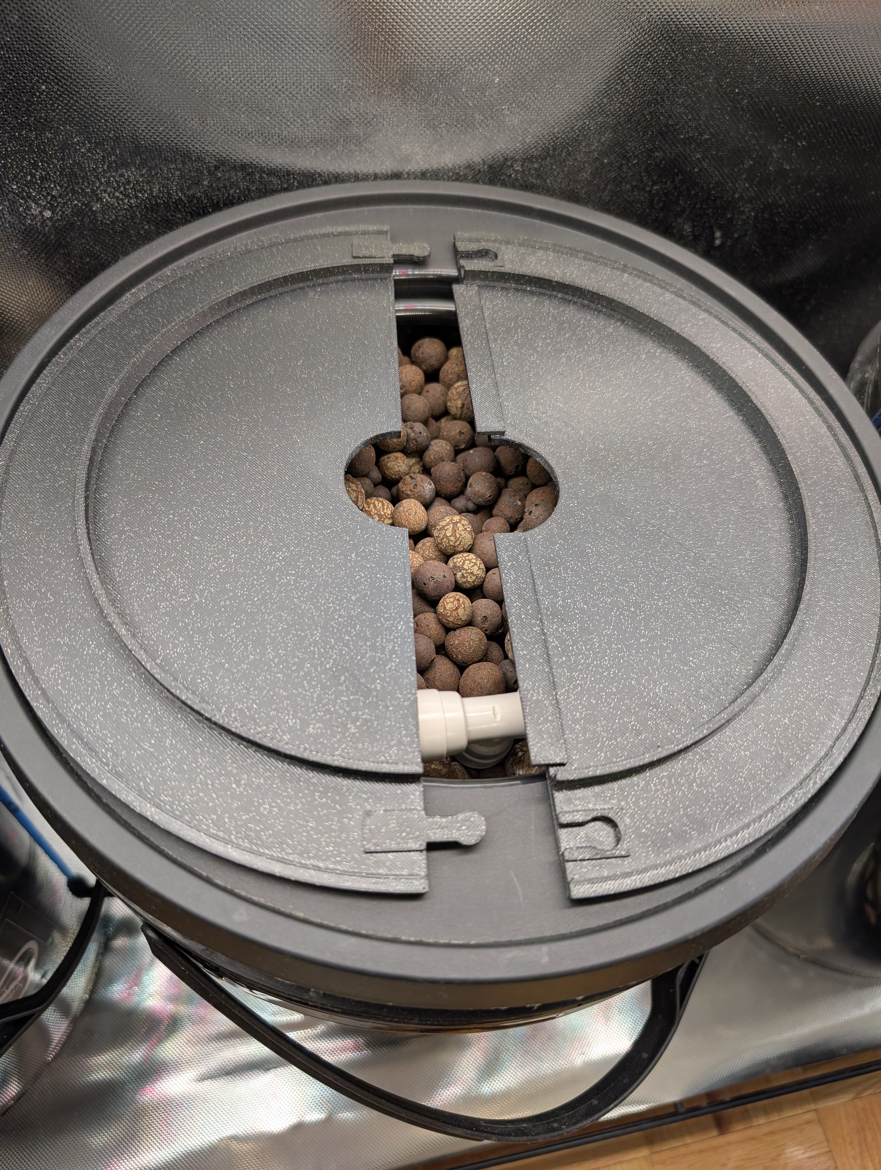 Hydroponics 5 Gallon Bucket Lid for DWC Growing