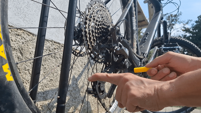 Shimano cage lock tool
