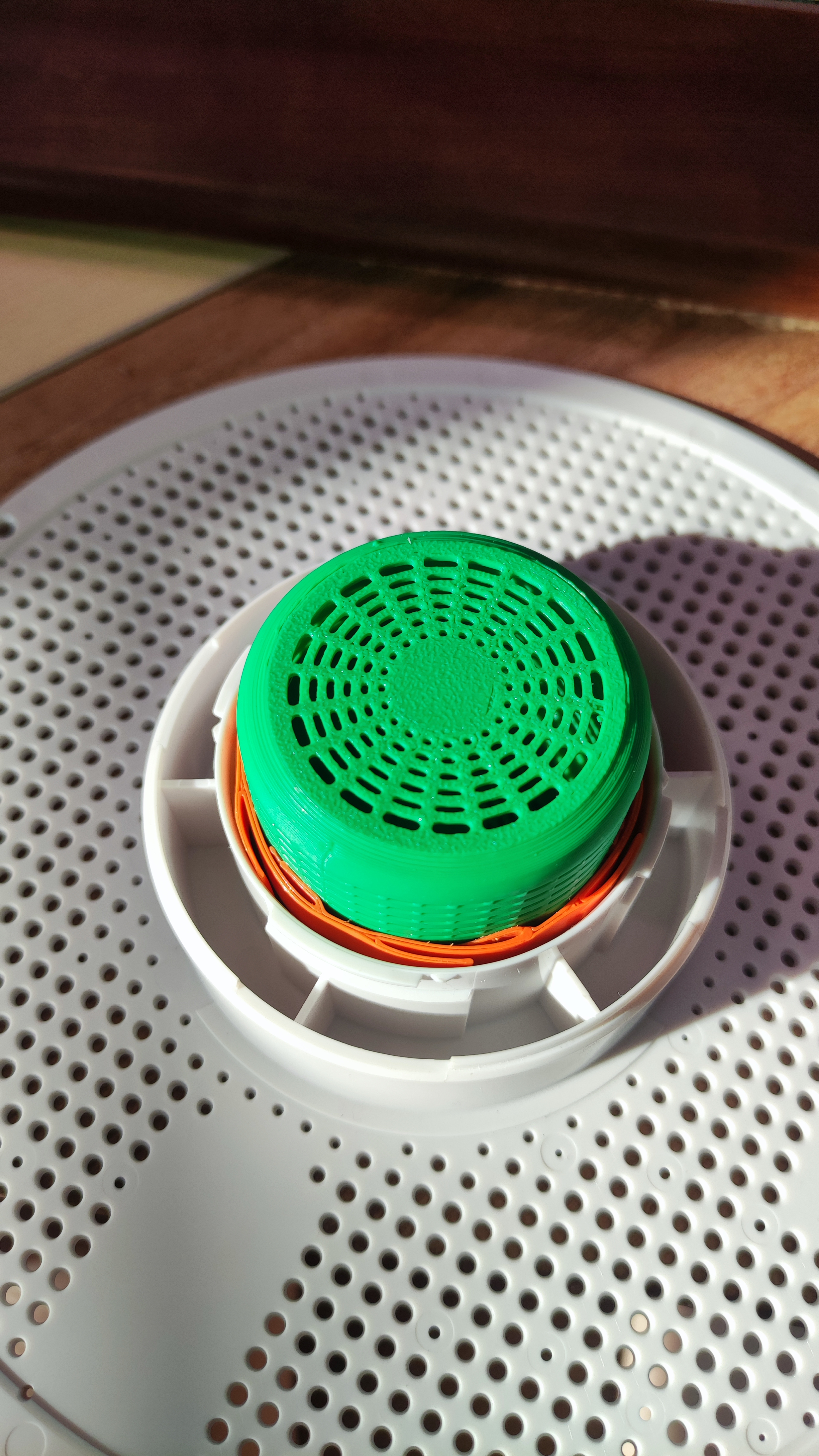 Desiccant container clip