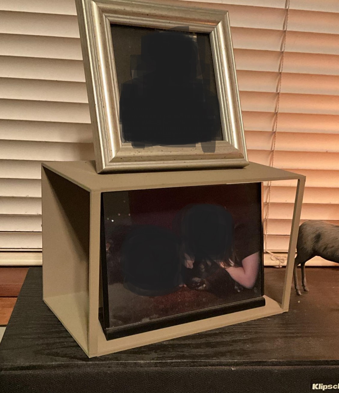 Sweet single printable shelf, perfect for frames or collectables by