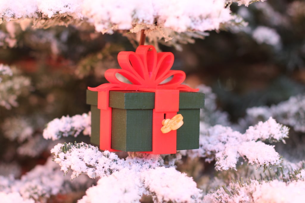 gift box ornamen lockable