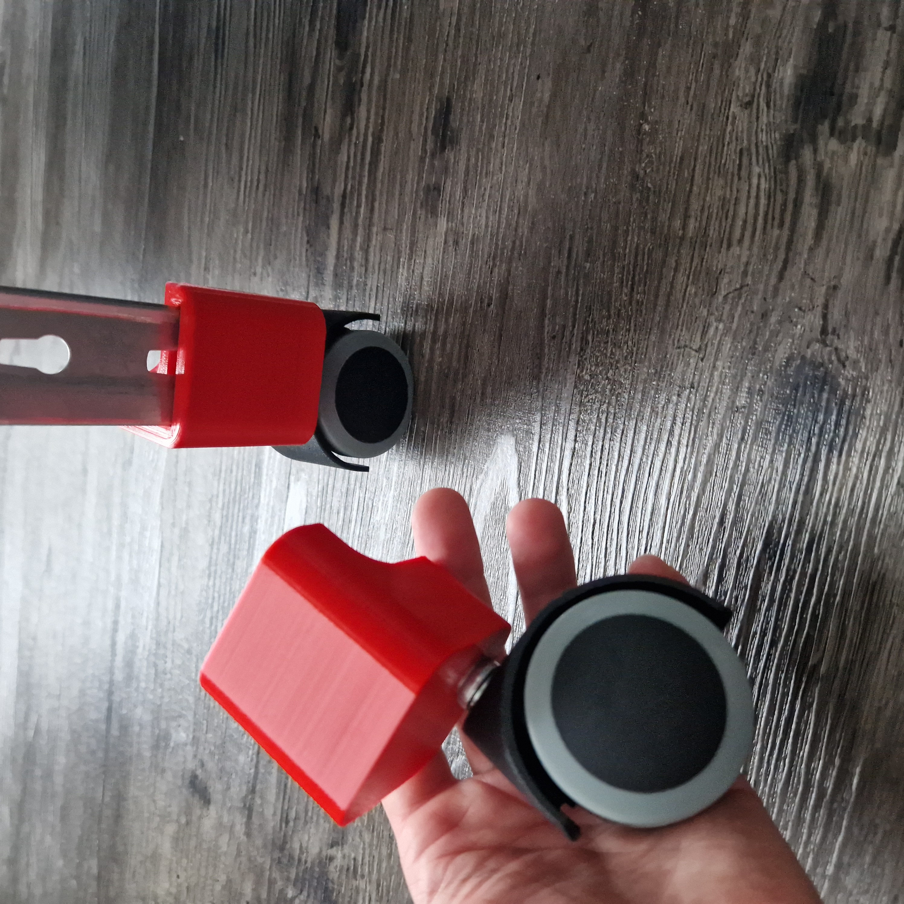 Shelf foot for heavy-duty shelf with chair castor.