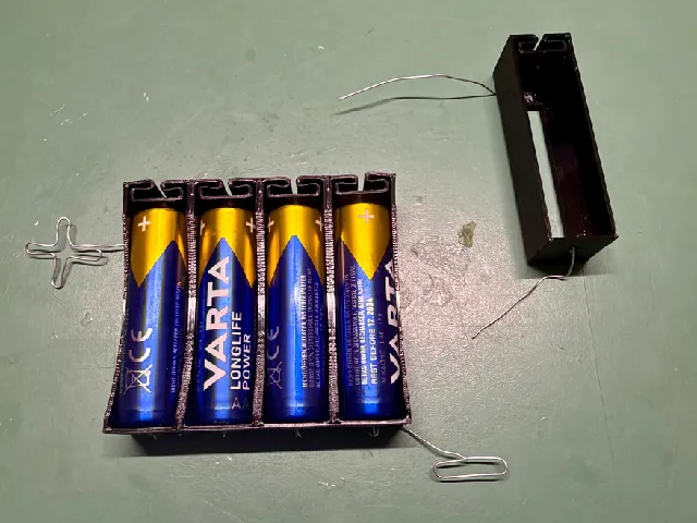 Fully Printable Battery Holder – AA
