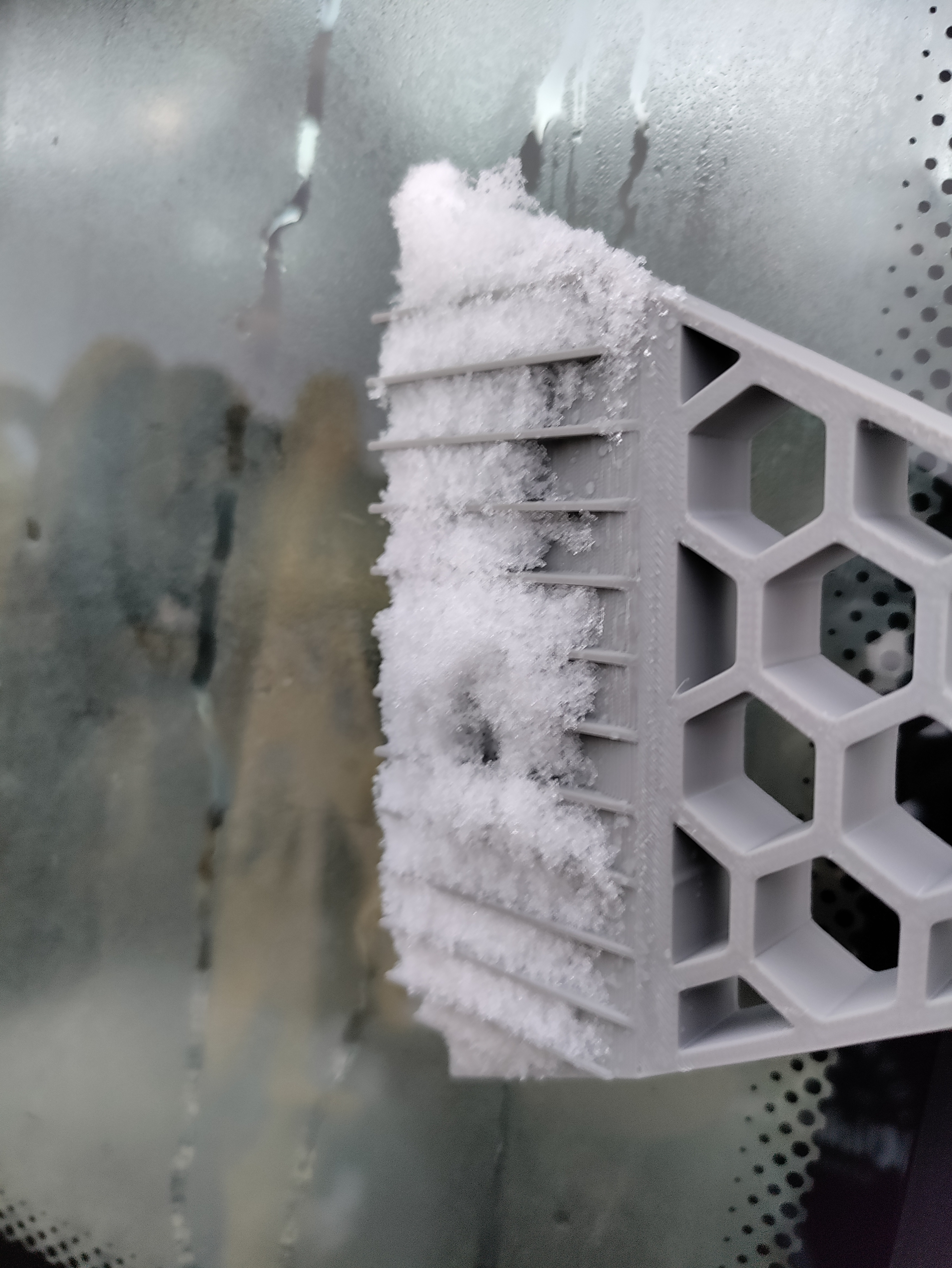 Miniatura 3 do modelo 3D hexagonal ice scraper with handle