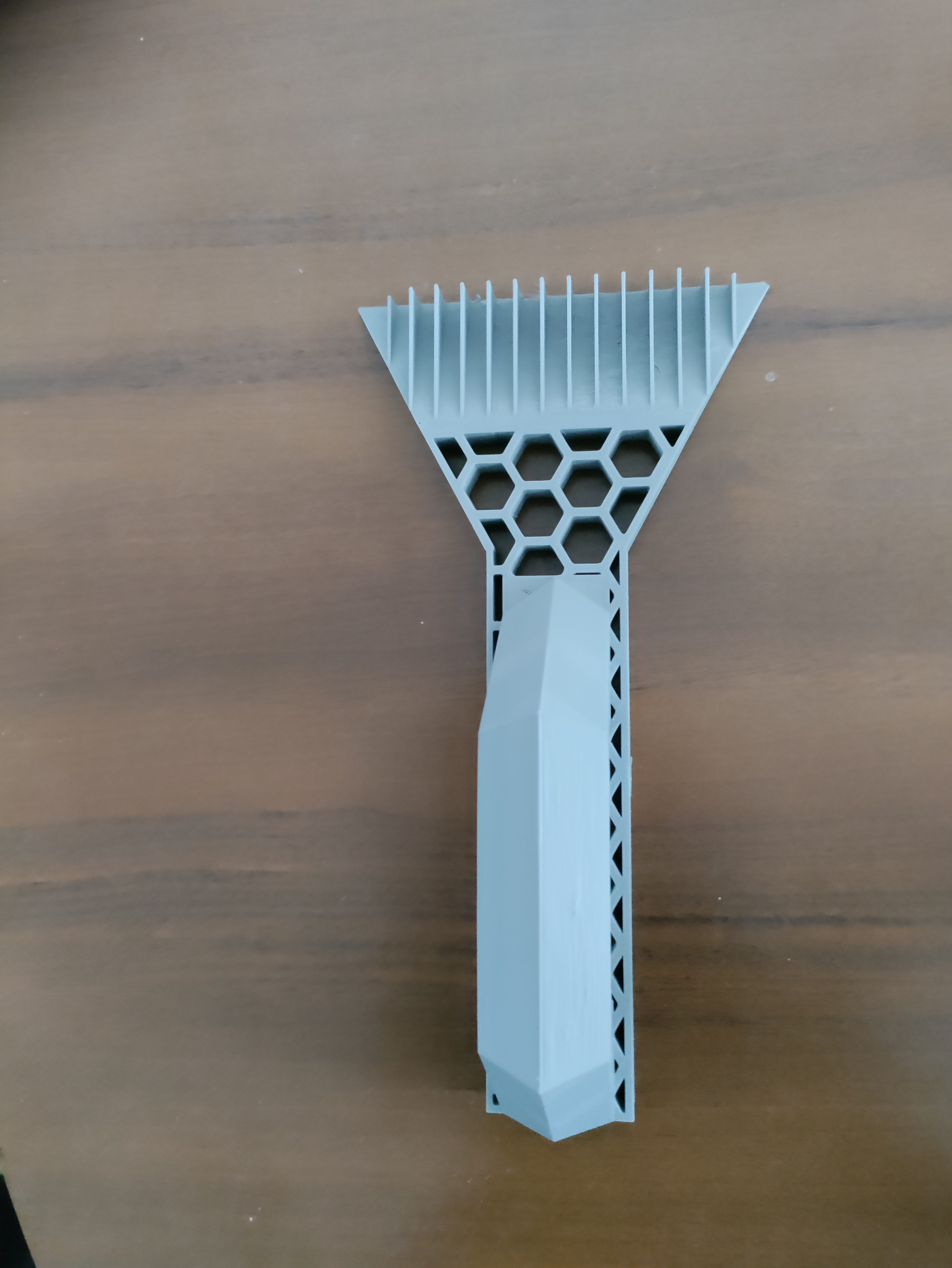 Miniatura 2 do modelo 3D hexagonal ice scraper with handle