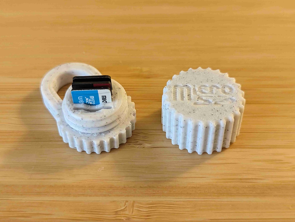 MicroSD card holder keychain (parametric remix) by bulbasaur0