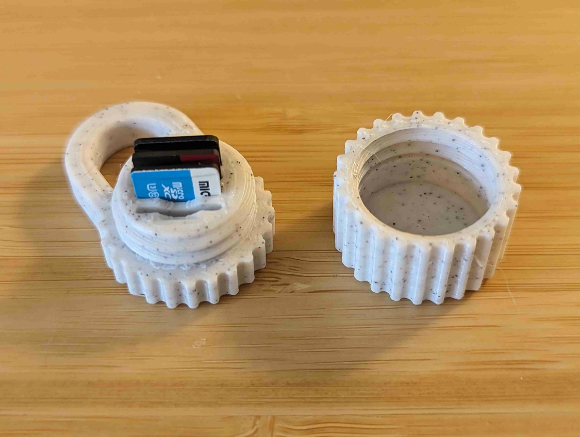 MicroSD card holder keychain (parametric remix) by bulbasaur0