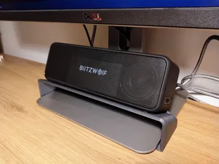 Angled soundbar stand