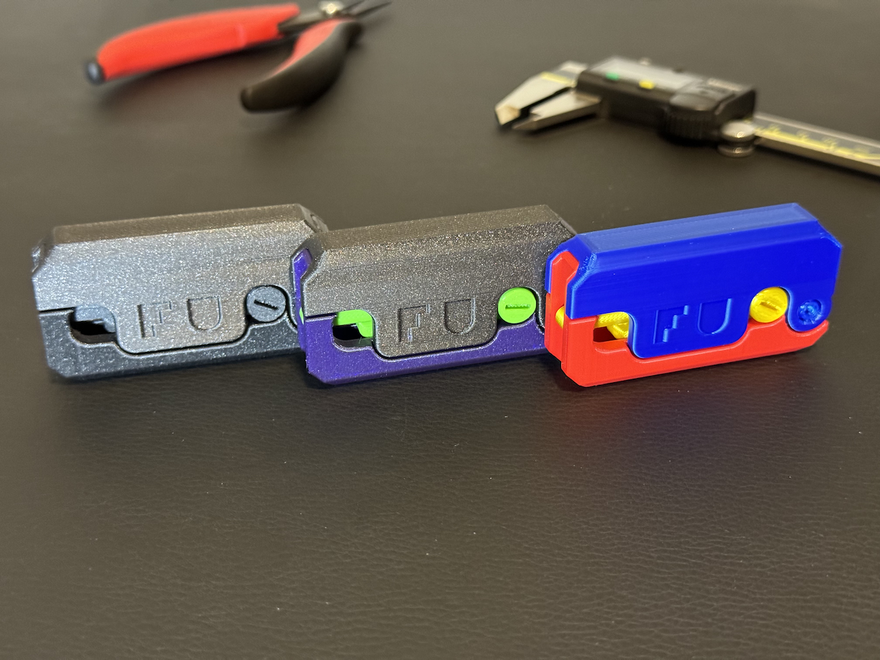 Middle Finger Gravity Knife by kennyd1gital Download free STL model