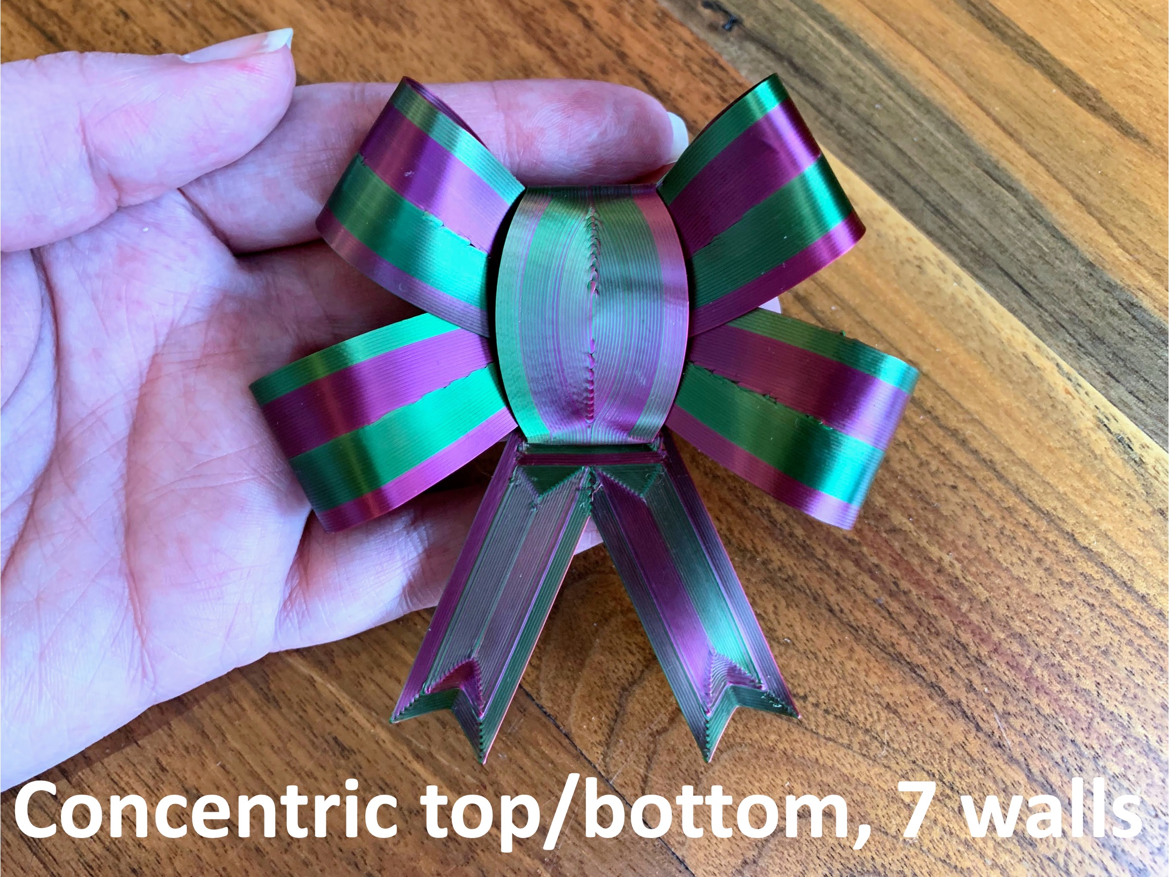 Miniatura 2 do modelo 3D Folding gift bow