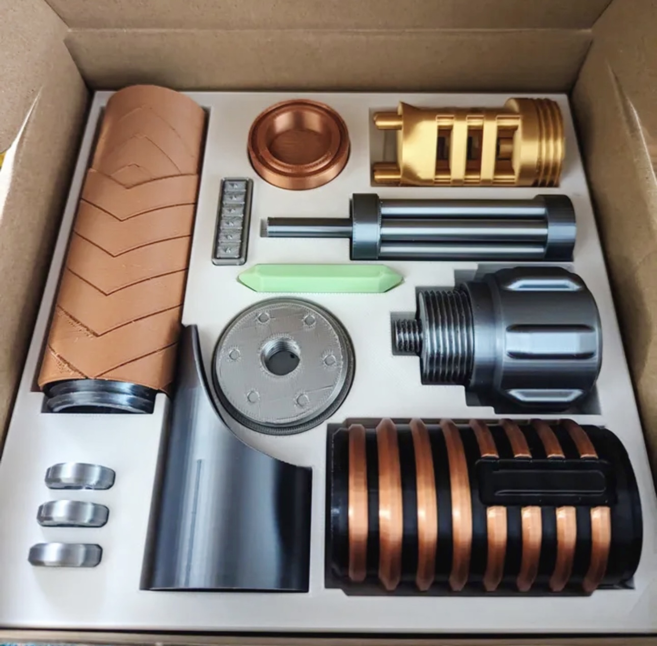 Custom Lightsaber Assembly (No glue, No Supports) 3D model thumbnail