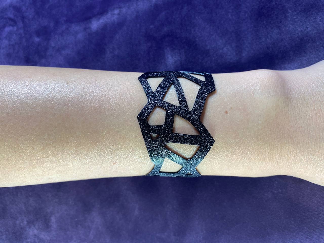 fashionable women's bracelet