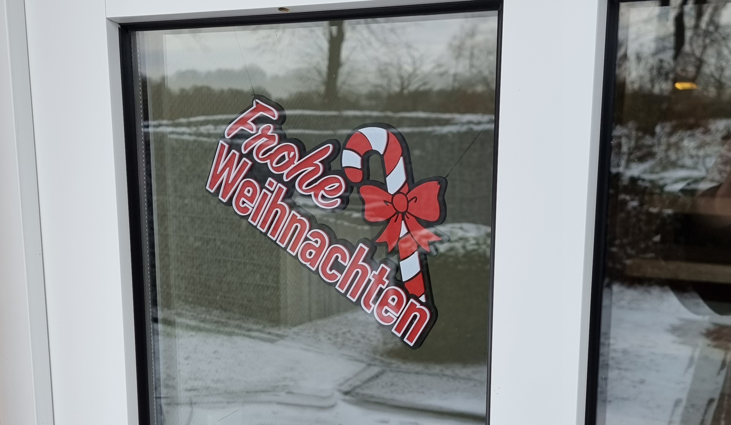 Frohe Weihnachten mit Löchern - +53% Upscale