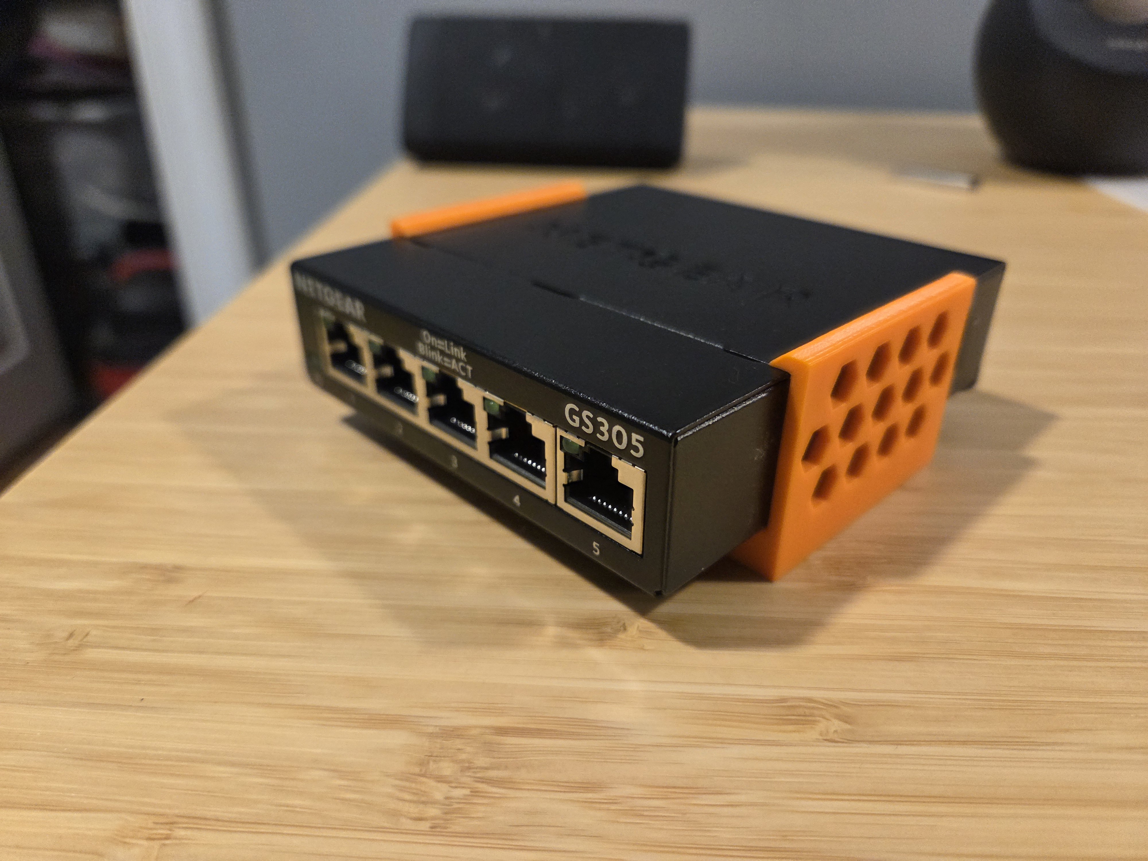 Netgear GS305 Magnetic Holder