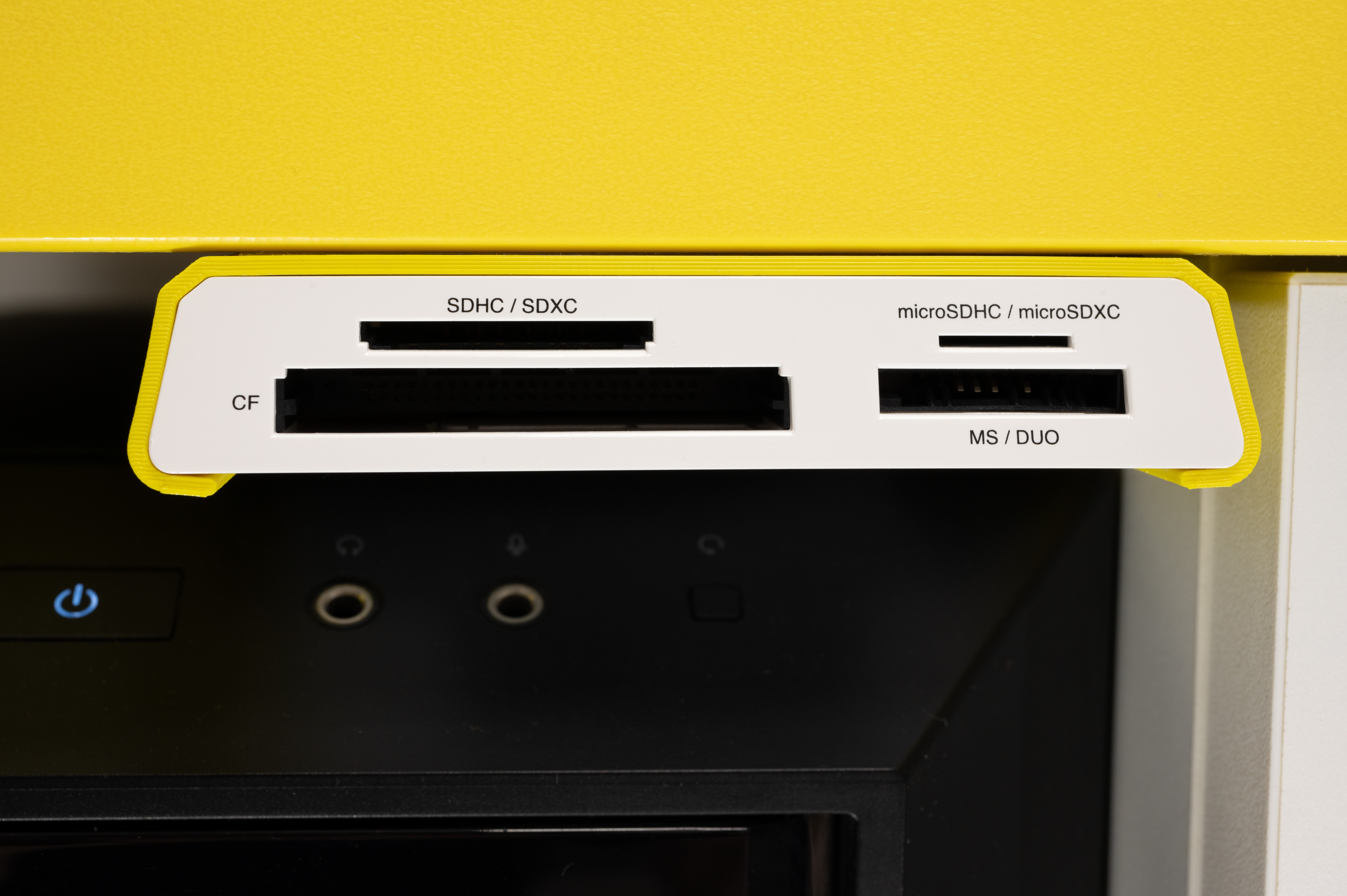 Kingston FCR-HS4 Underdesk Holder