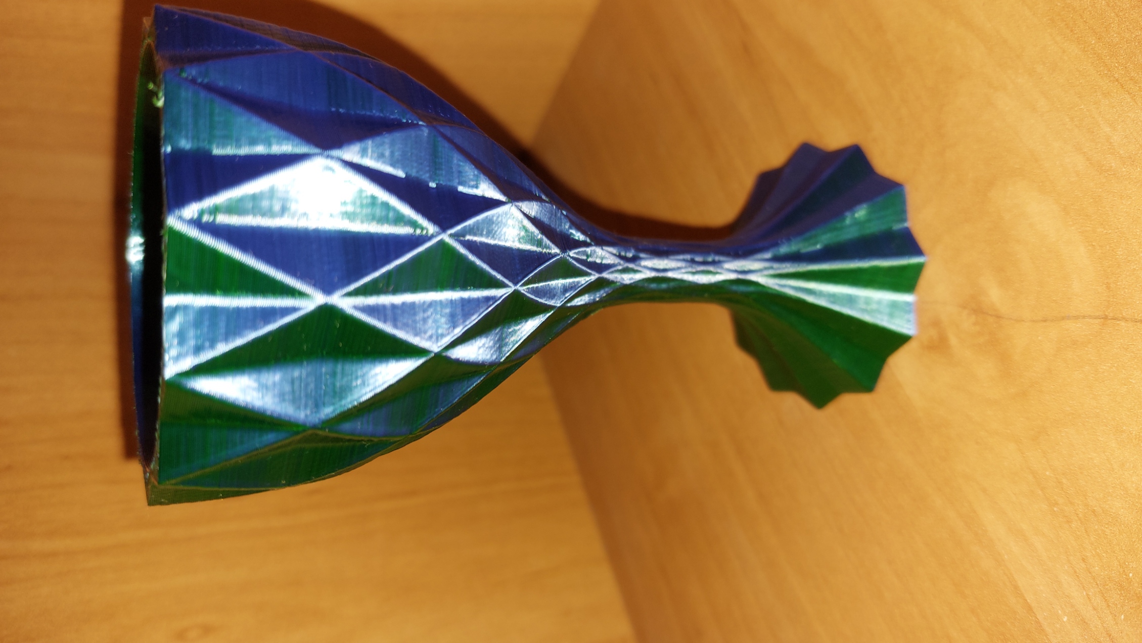 Greedy cup Pythagoras/Pitagoras cup