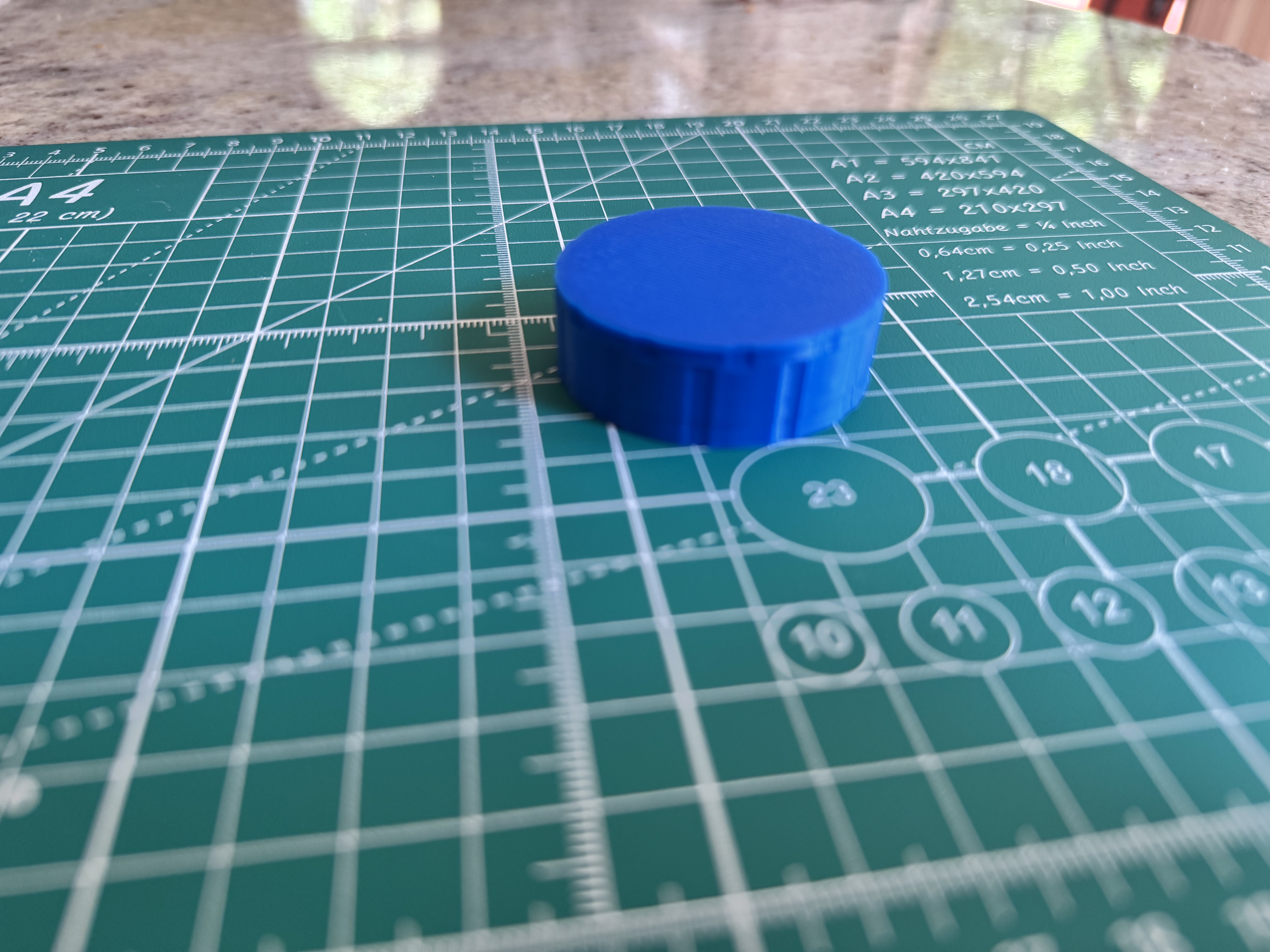 slotted screwtop threaded airtag container magnetic