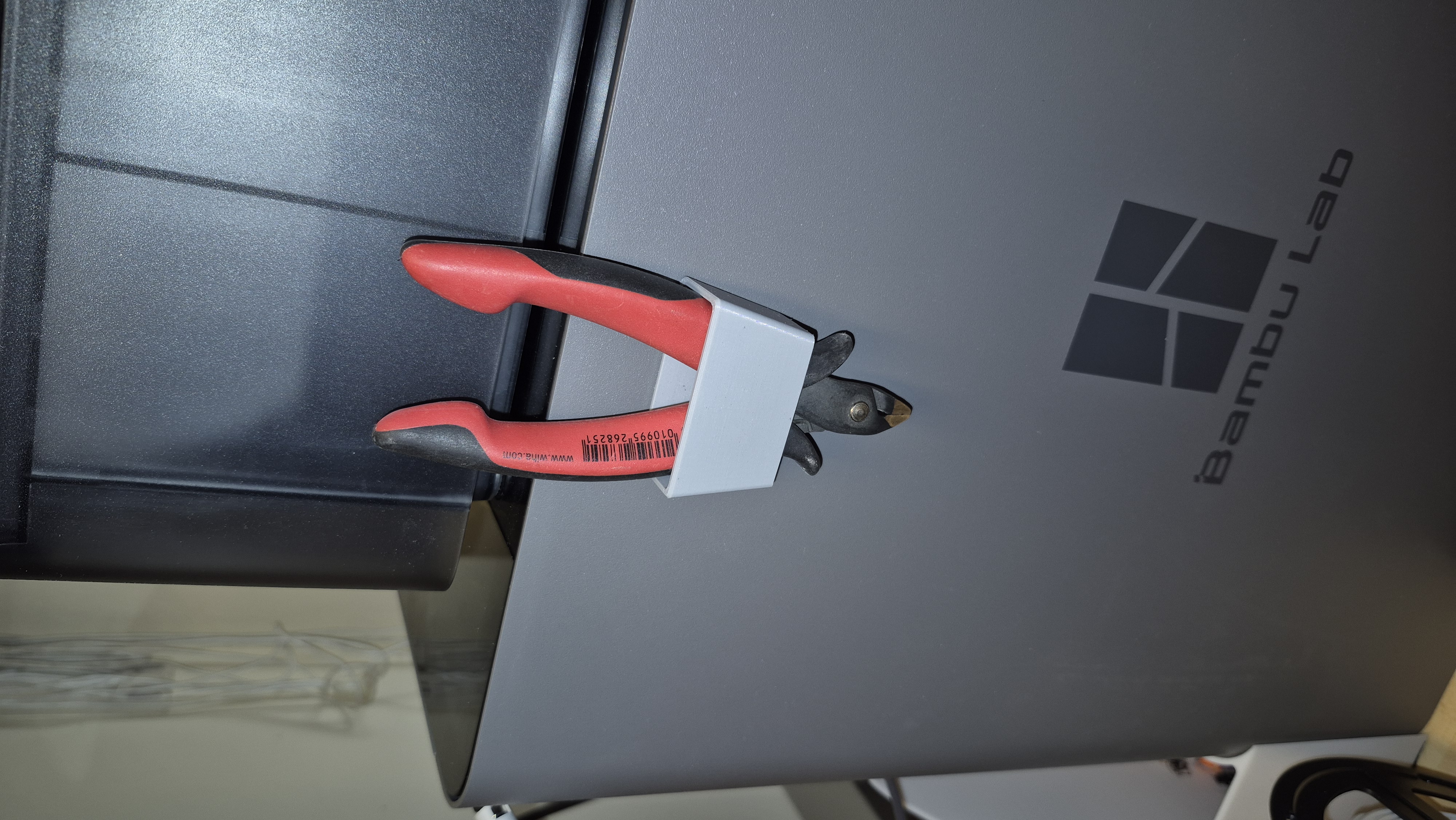 Precision pliers holder (plus Skadis, Kuepper pegboard versions)