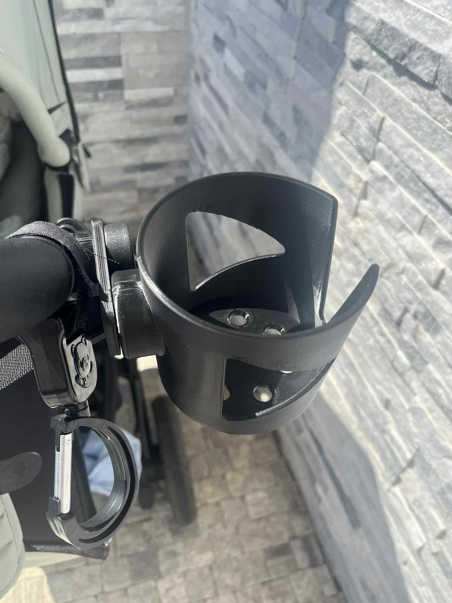 Miniatura 4 do modelo 3D ABC design cup holder