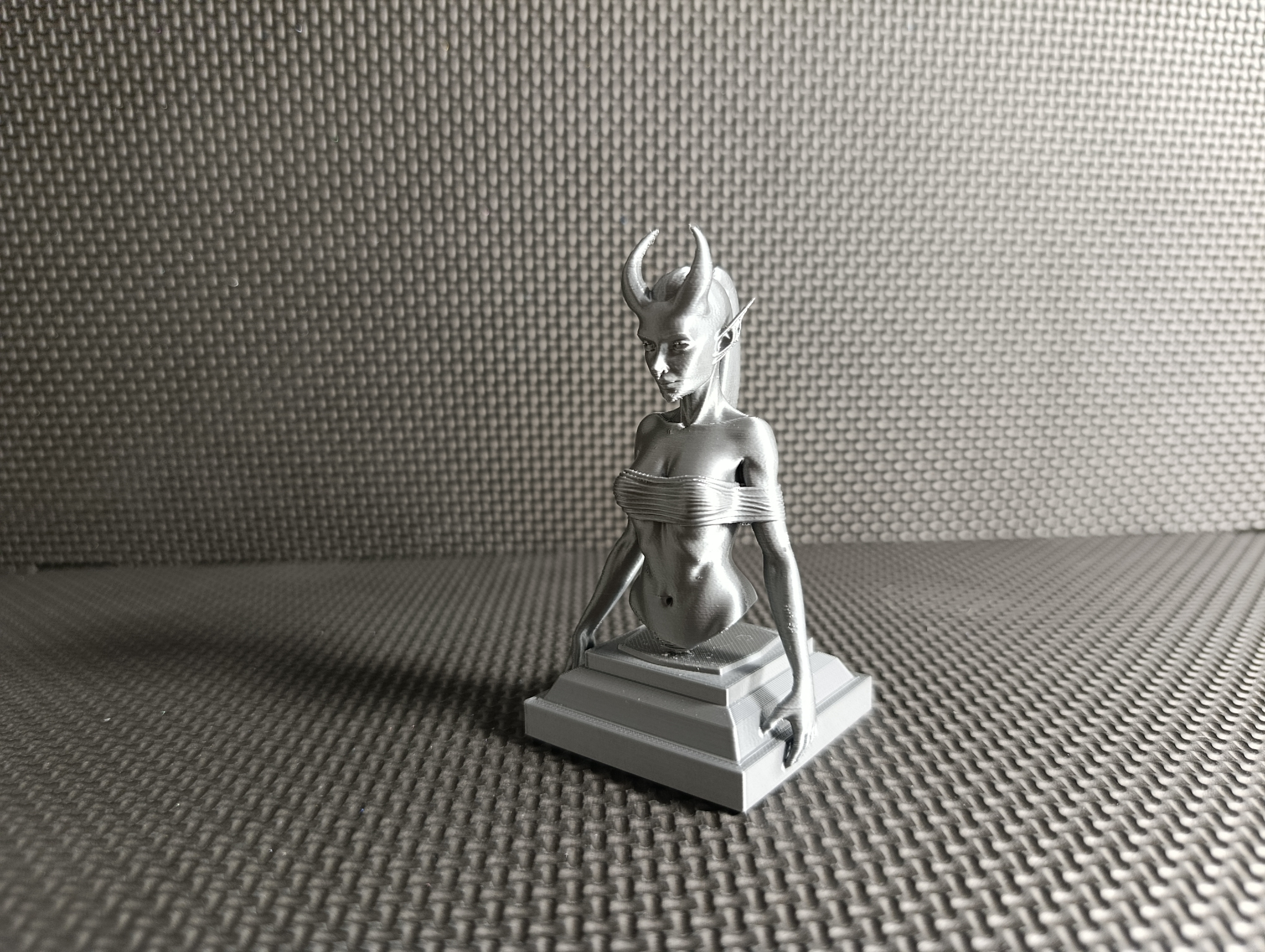 Levitating Demoness - Sexy Dark Fantasy Sculpt