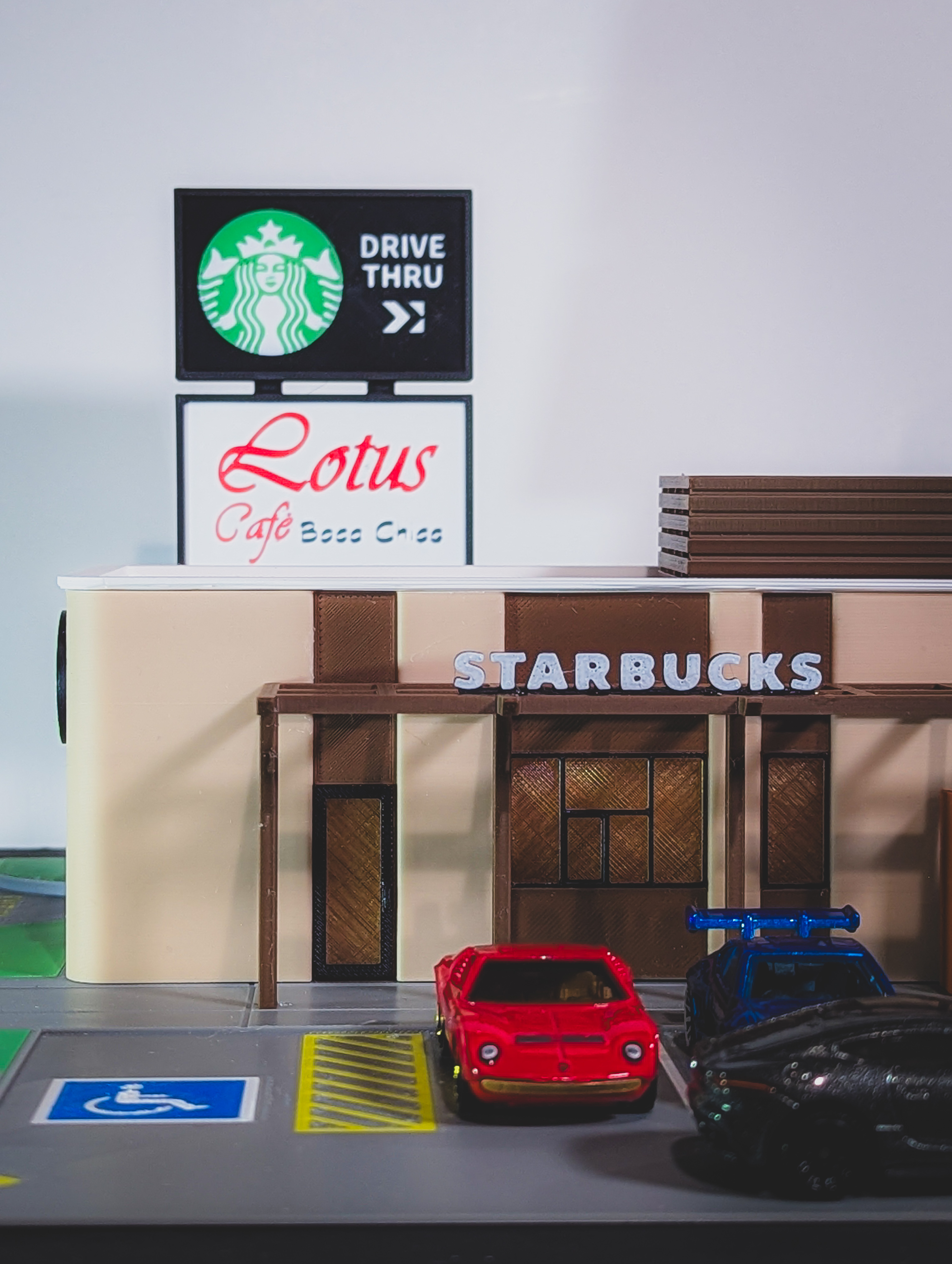 Starbucks Model Set - 1:64 Scale Diorama — thumbnail 9