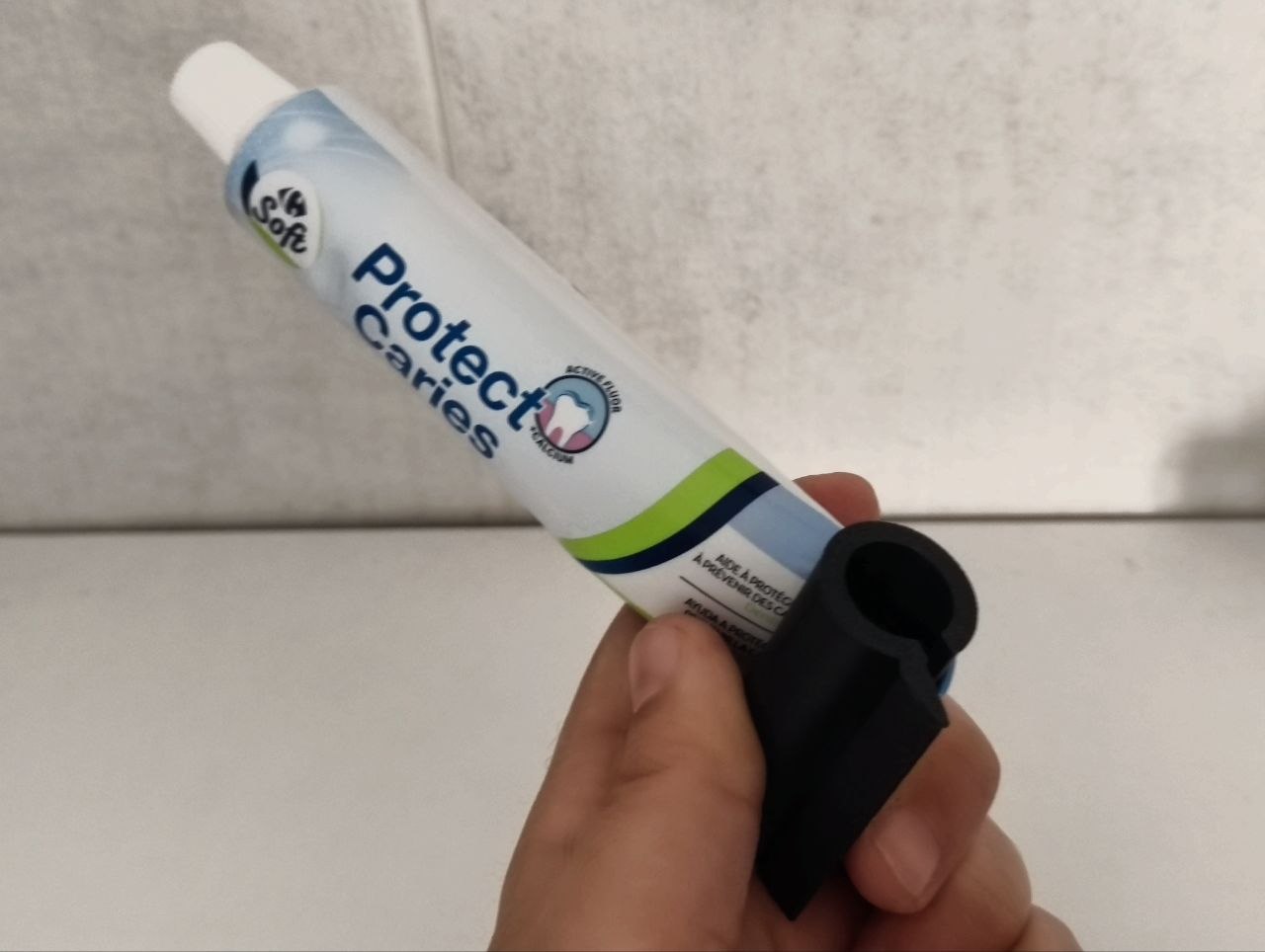 SHARK SQUEEZER (Exprimidor de Pasta de Dientes)