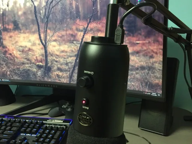 Short Microphone mount extension / adapter (Blue Yeti)