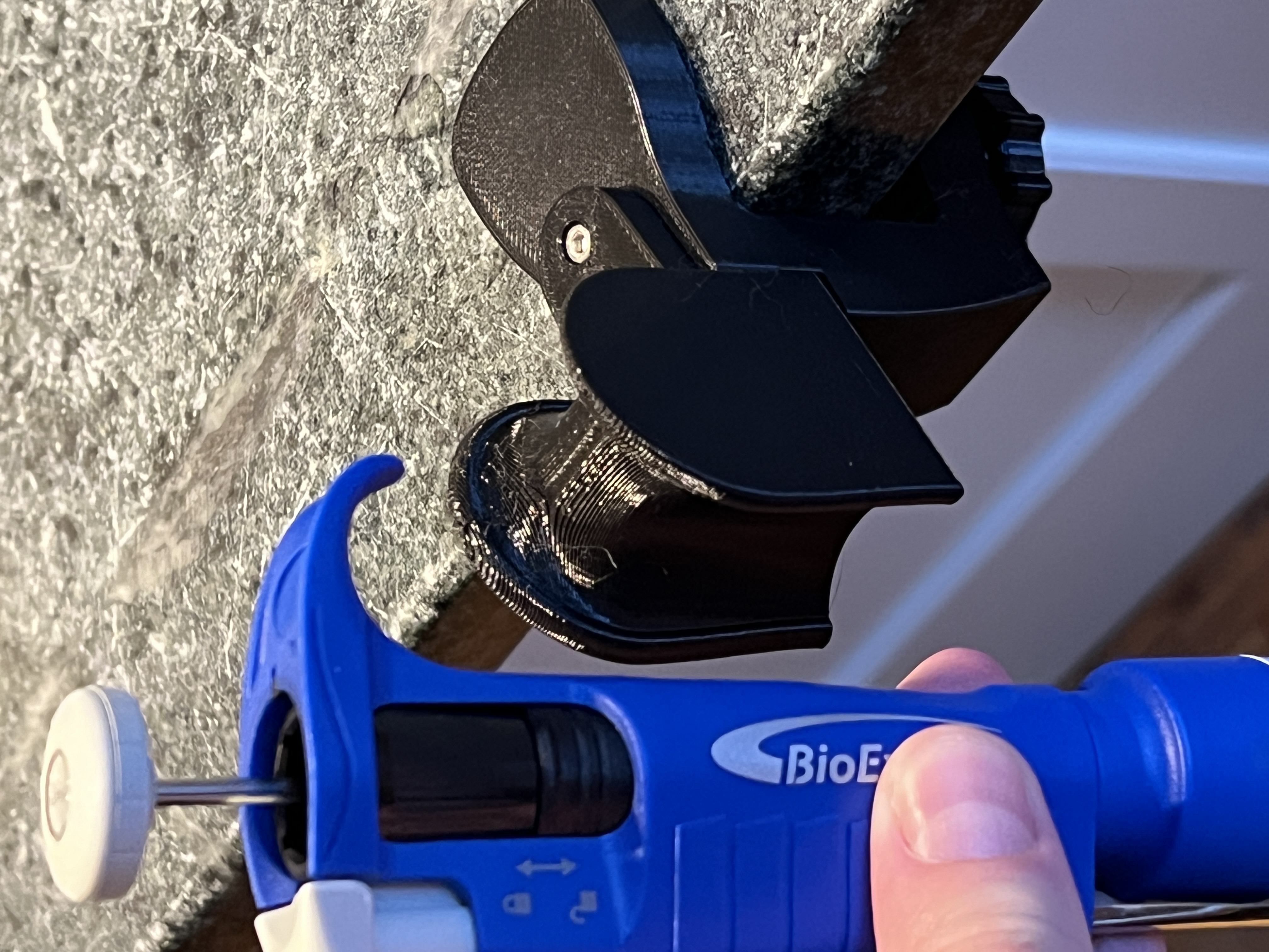 Micropipette holder bench clamp by Chris | Download free STL model ...