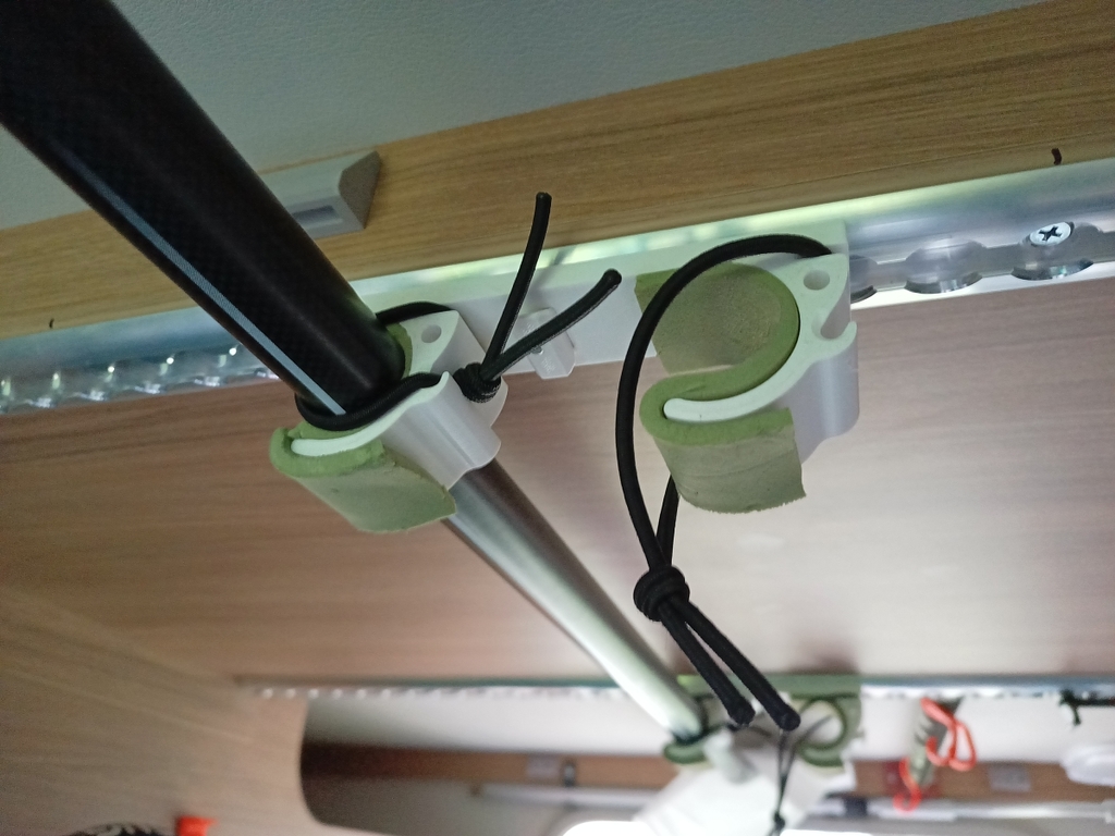 Paddleboard paddle holder