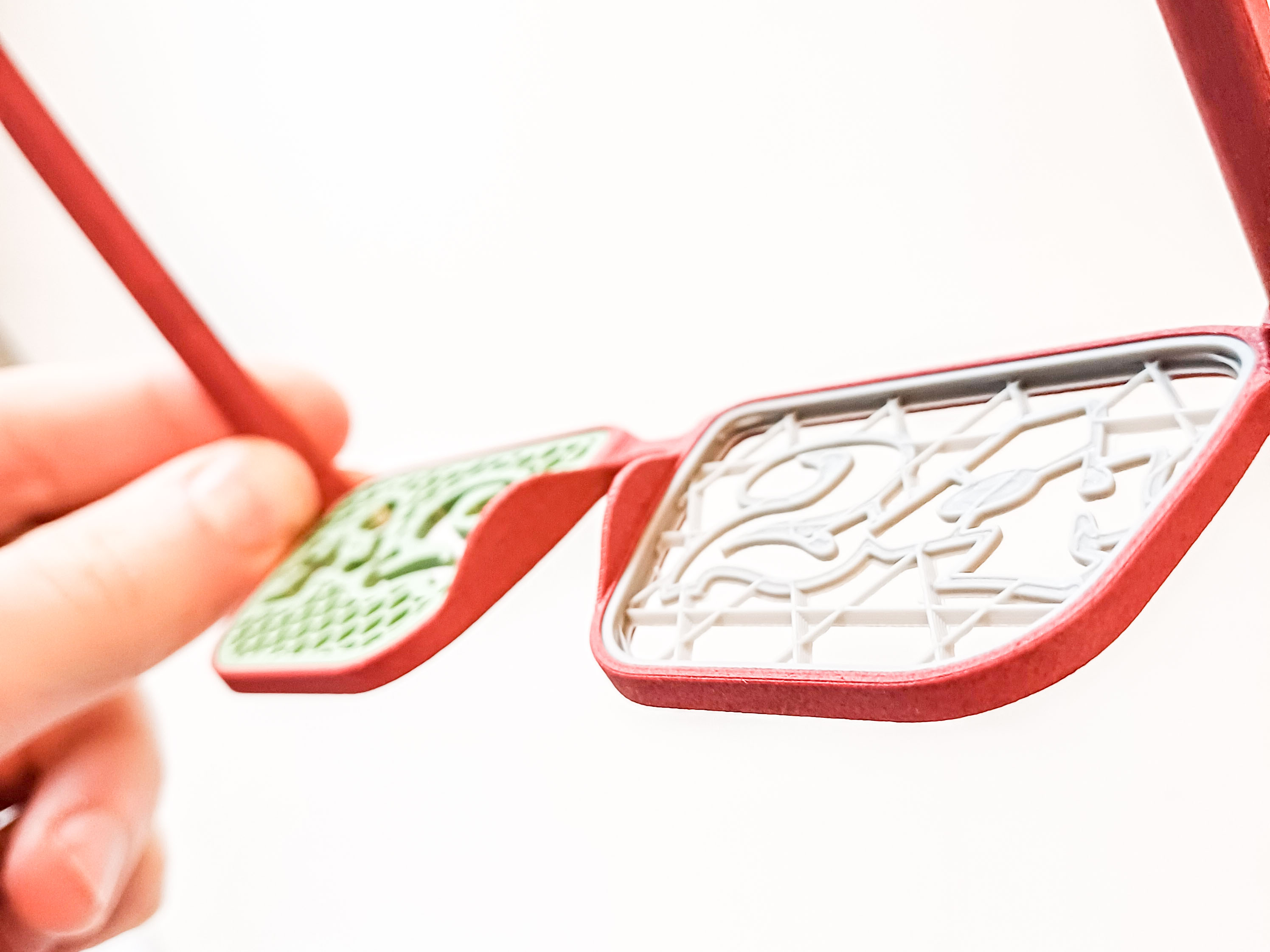 V2! Ergoglasses Ergonomic, Scaleable, Durable & Customizable Partyglasses (inkl. 2024 motive)