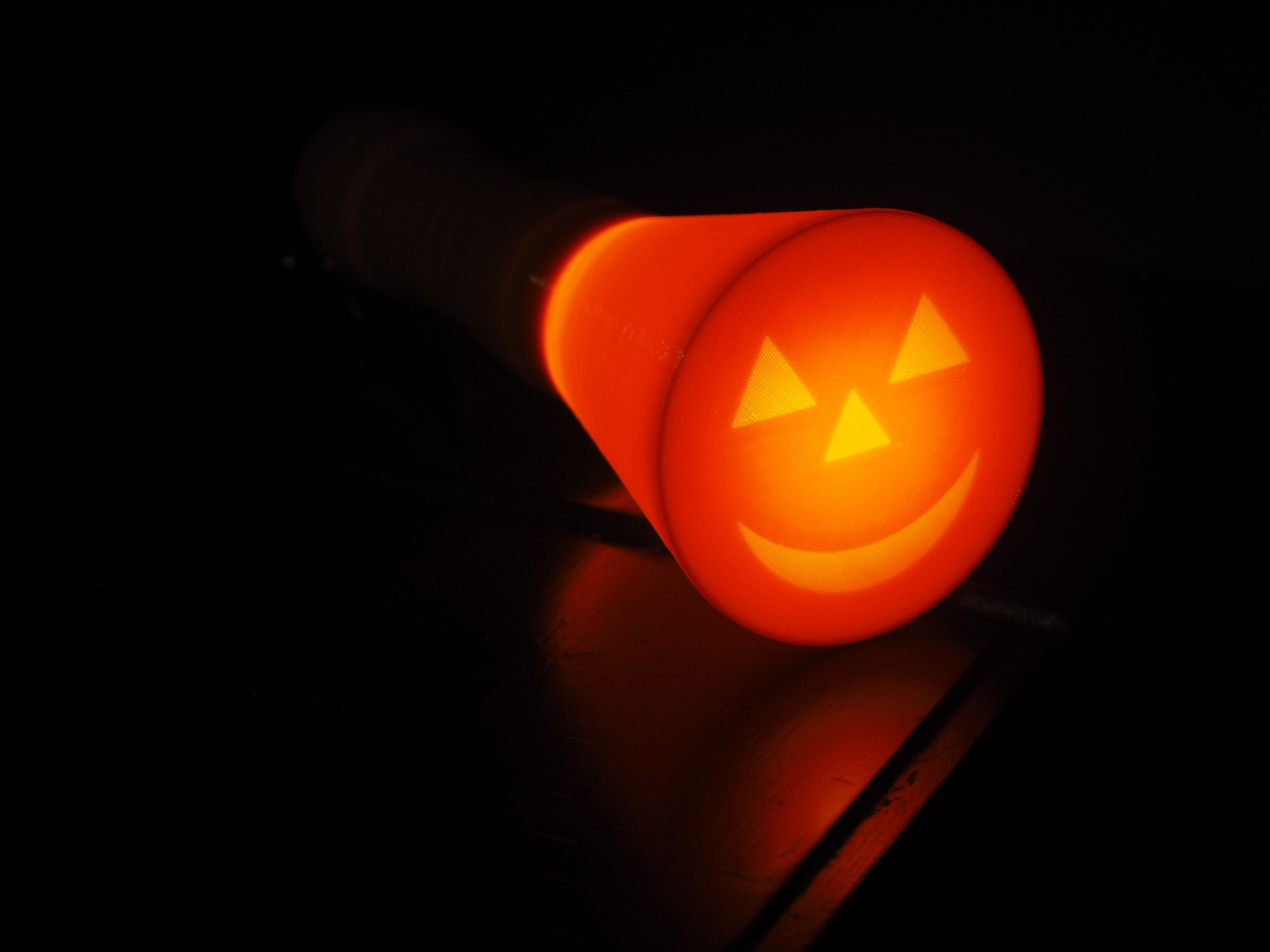 Jack-O-Lantern flashlight diffuser