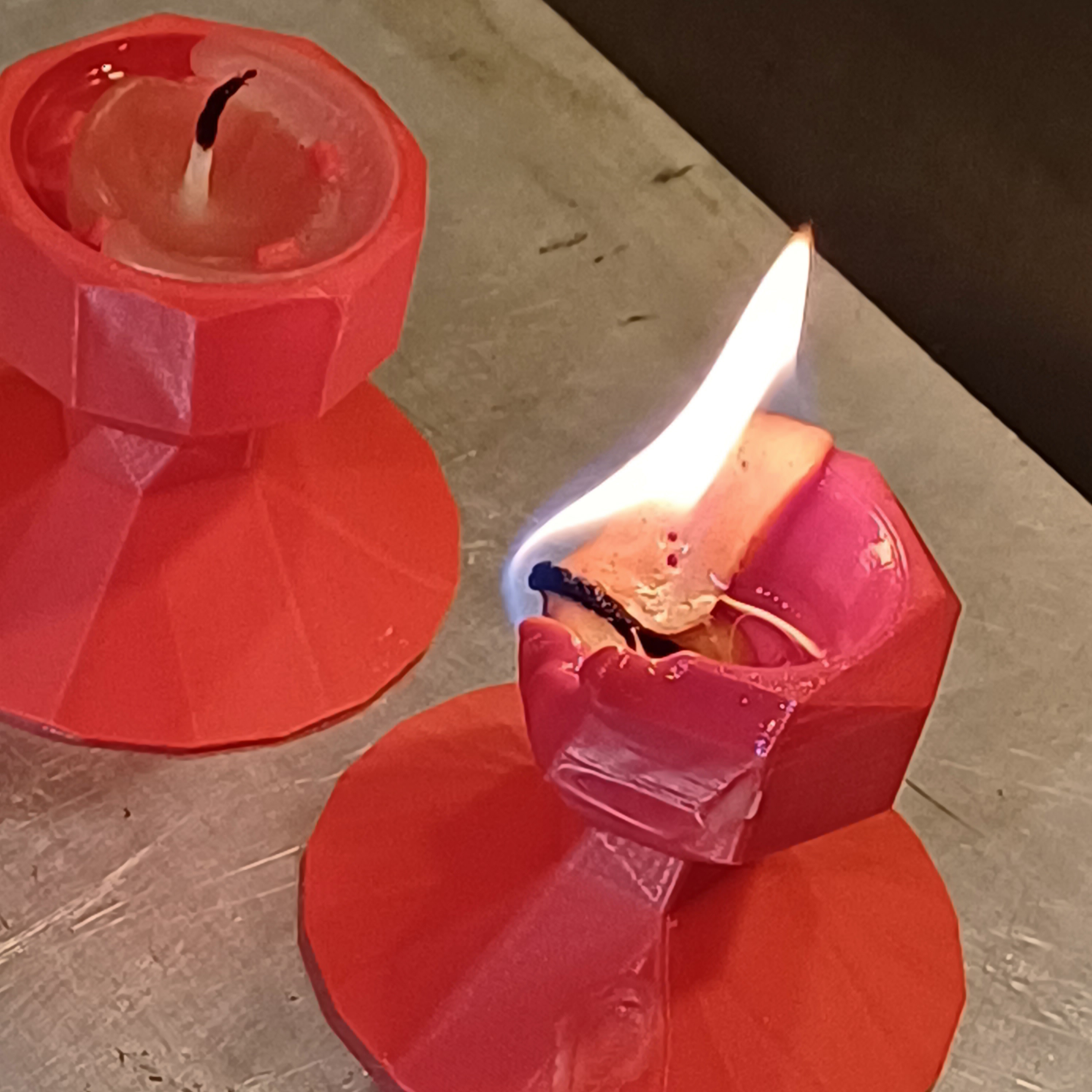 candle-holder-with-self-extinguishing-feature-experiment-by-meister