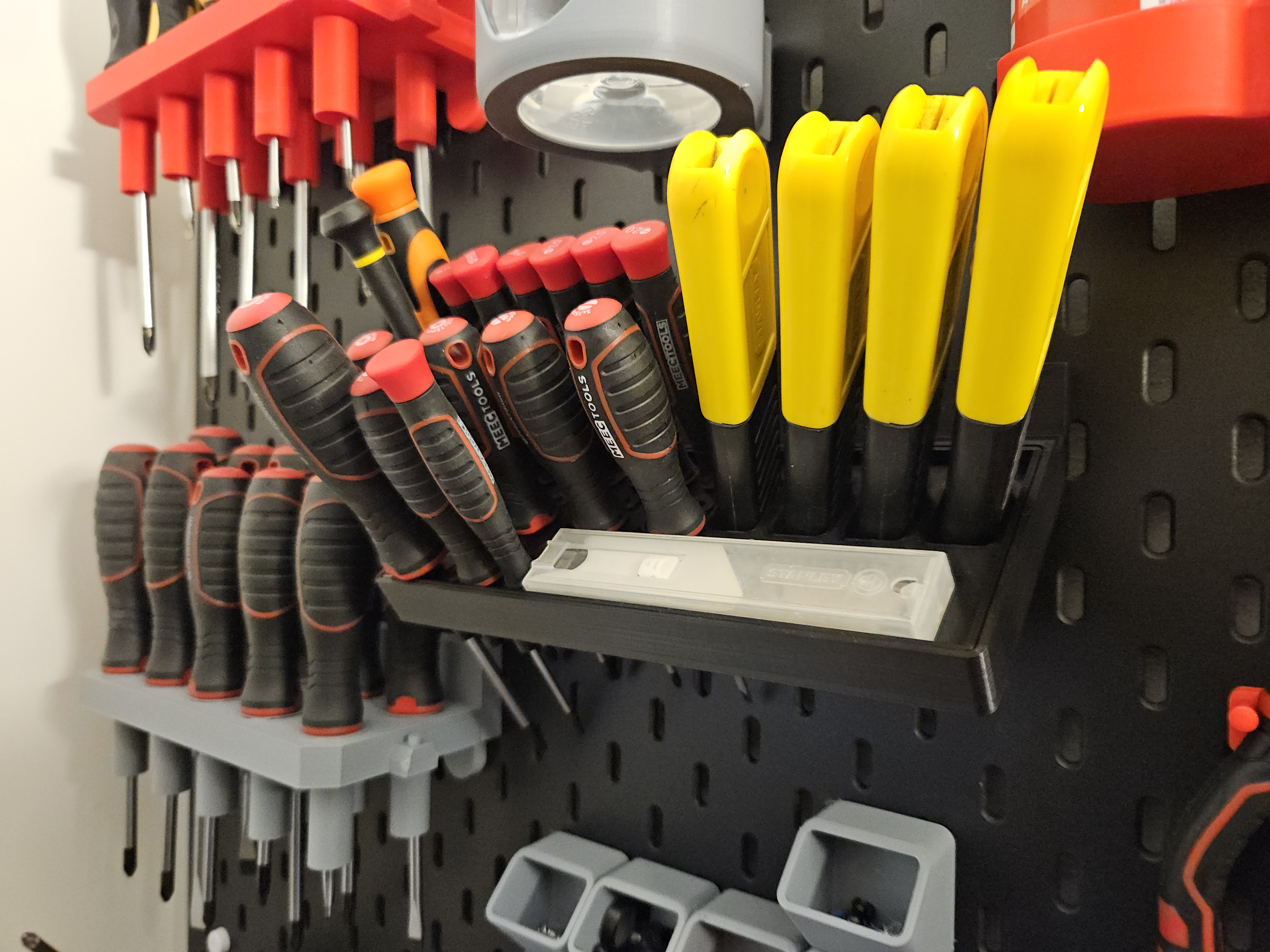 'David' - SKÅDIS-compatible modular pegboard tool shelf