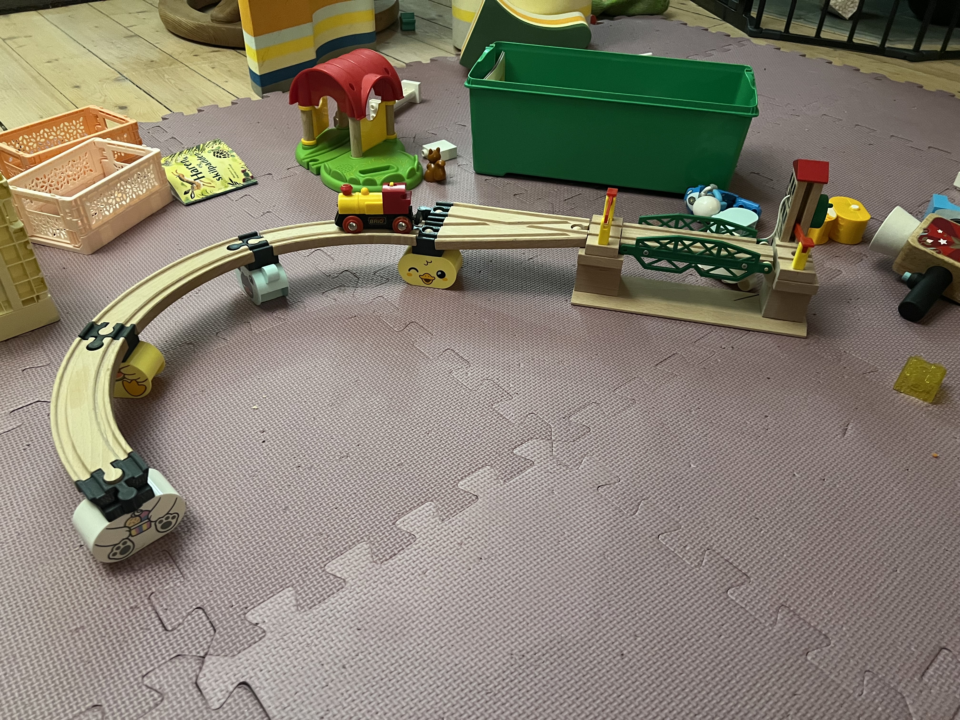 DUPLO - BRIO combiner (TOY2 inspired)