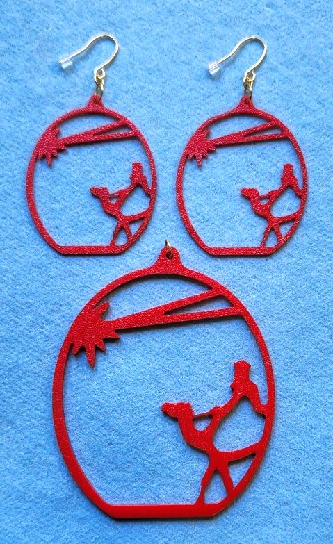 Necklace & Earring set.
