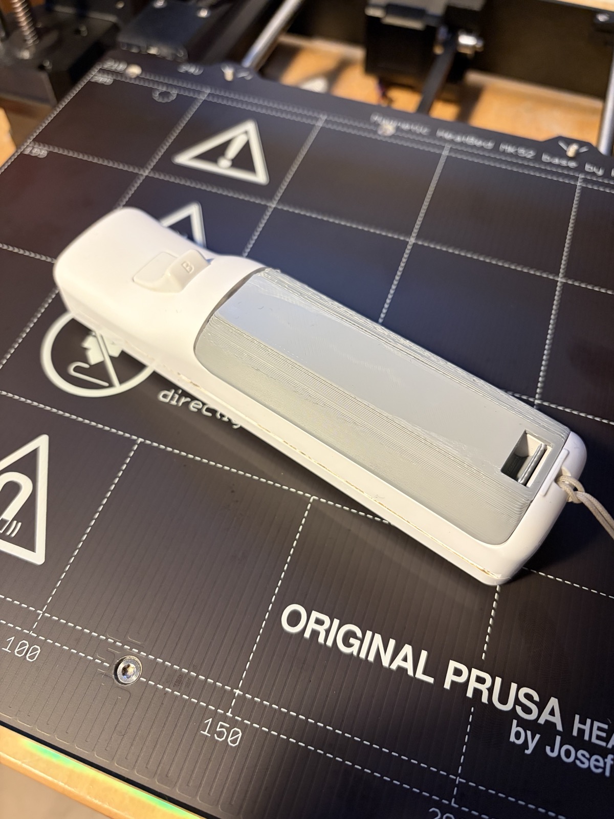 Wiimote Back Cover V1.1 - with finger hole for easy removal 3D model