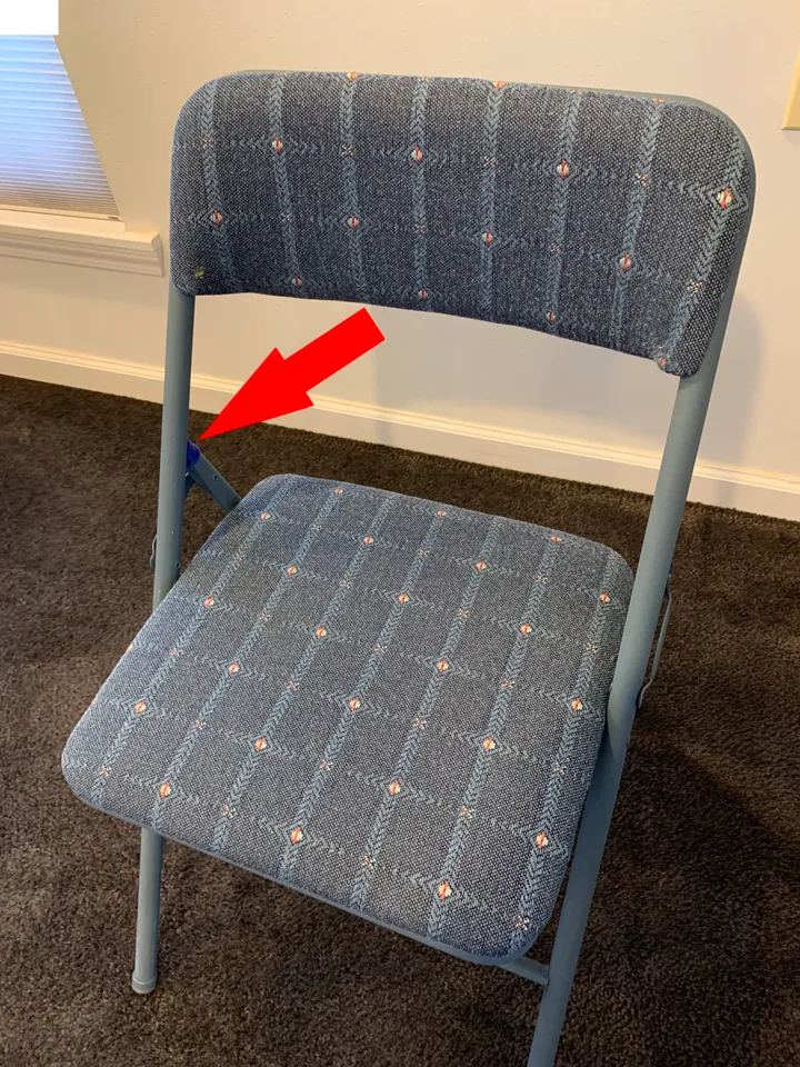 Reupholster metal folding online chair