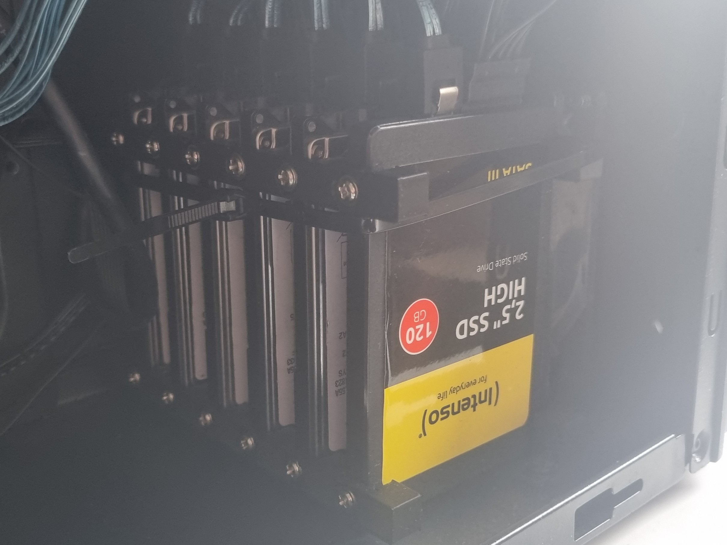 Miniatura 3 do modelo 3D HDD Stack Rack – 2.5" Drive Bracket