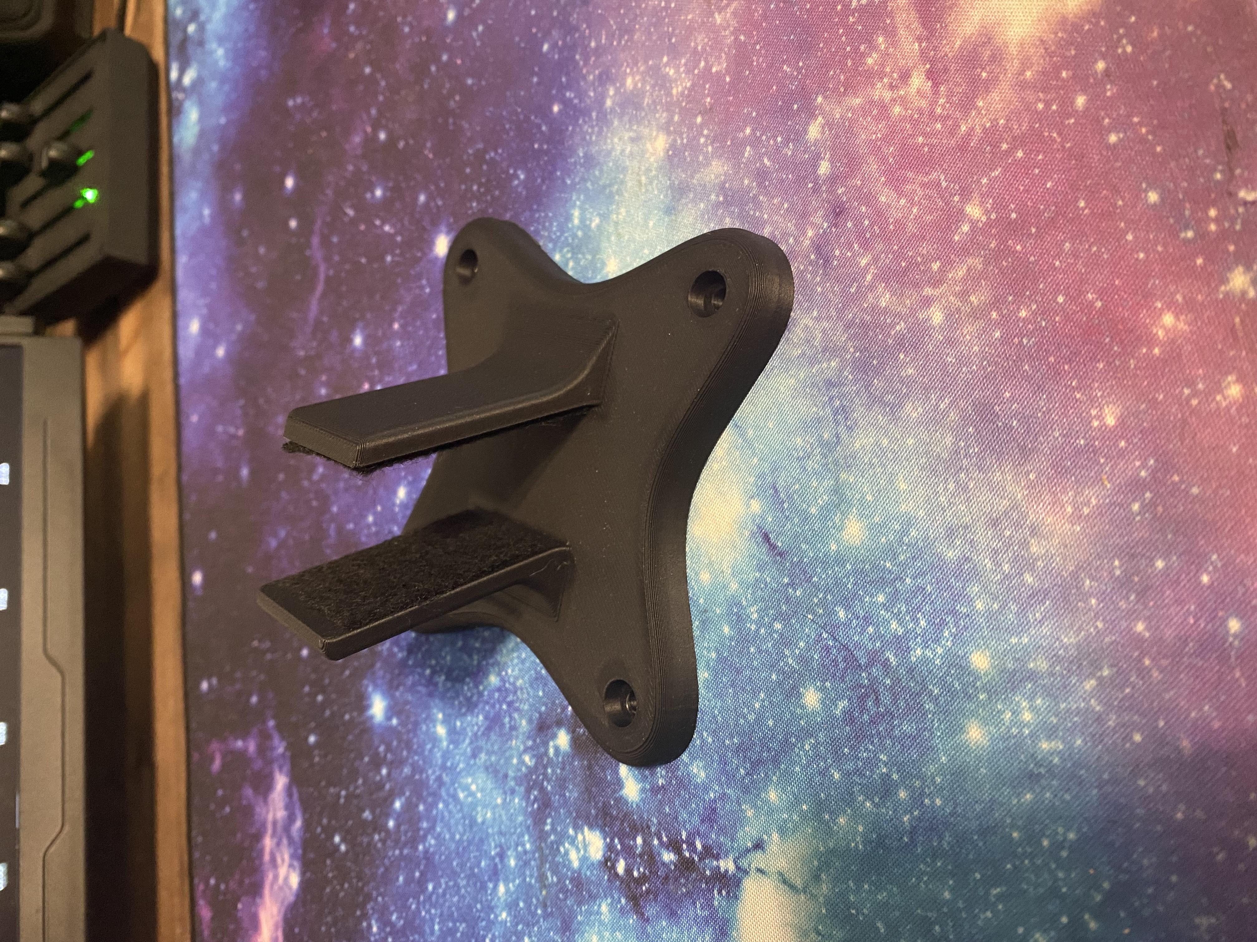 75 mm Vesa mount for Raz Desk Shelf
