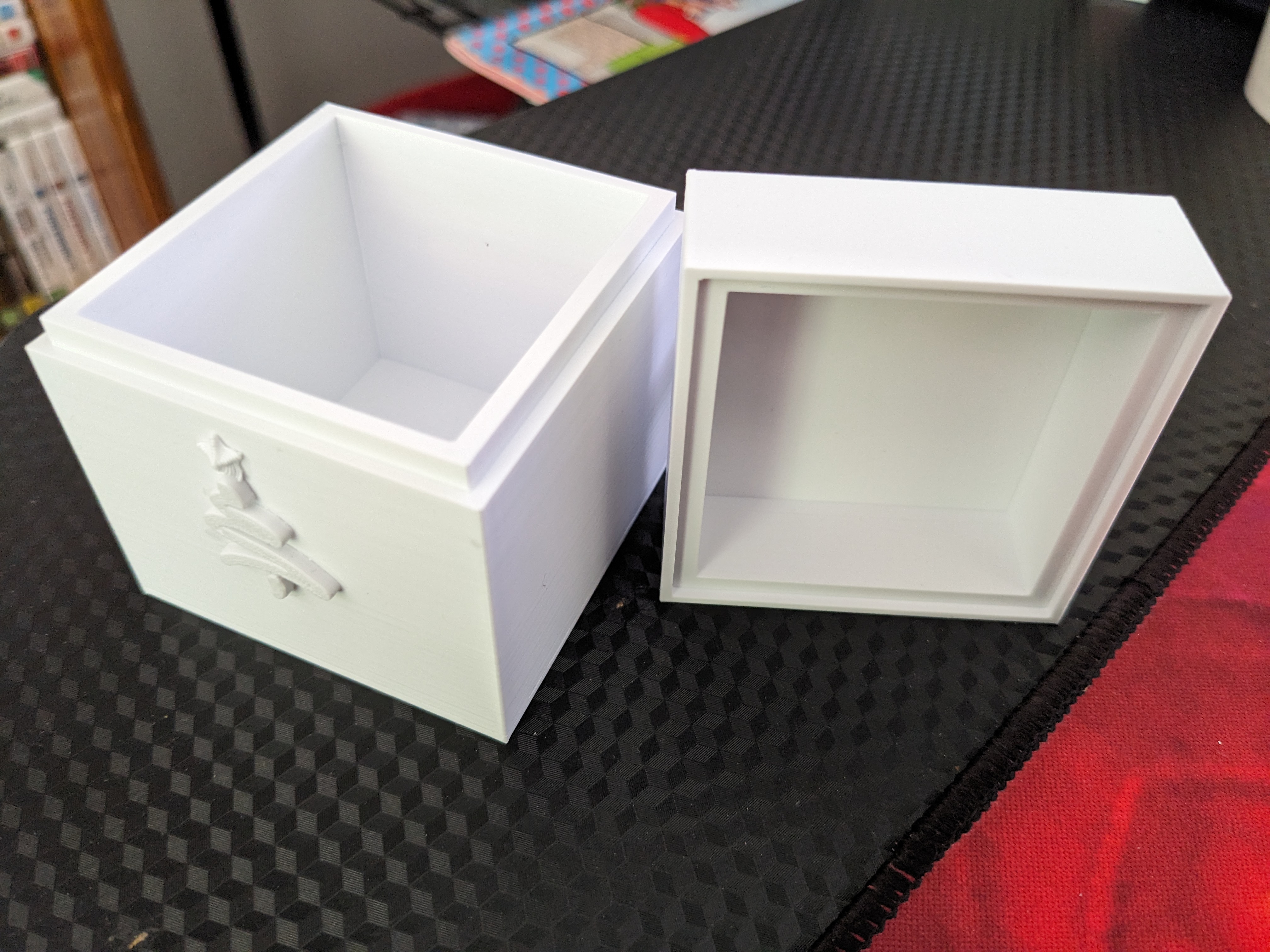 Miniatura 3 do modelo 3D Gift Box with removeable lid