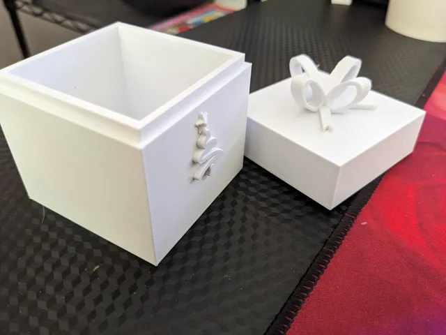 Gift Box with removeable lid