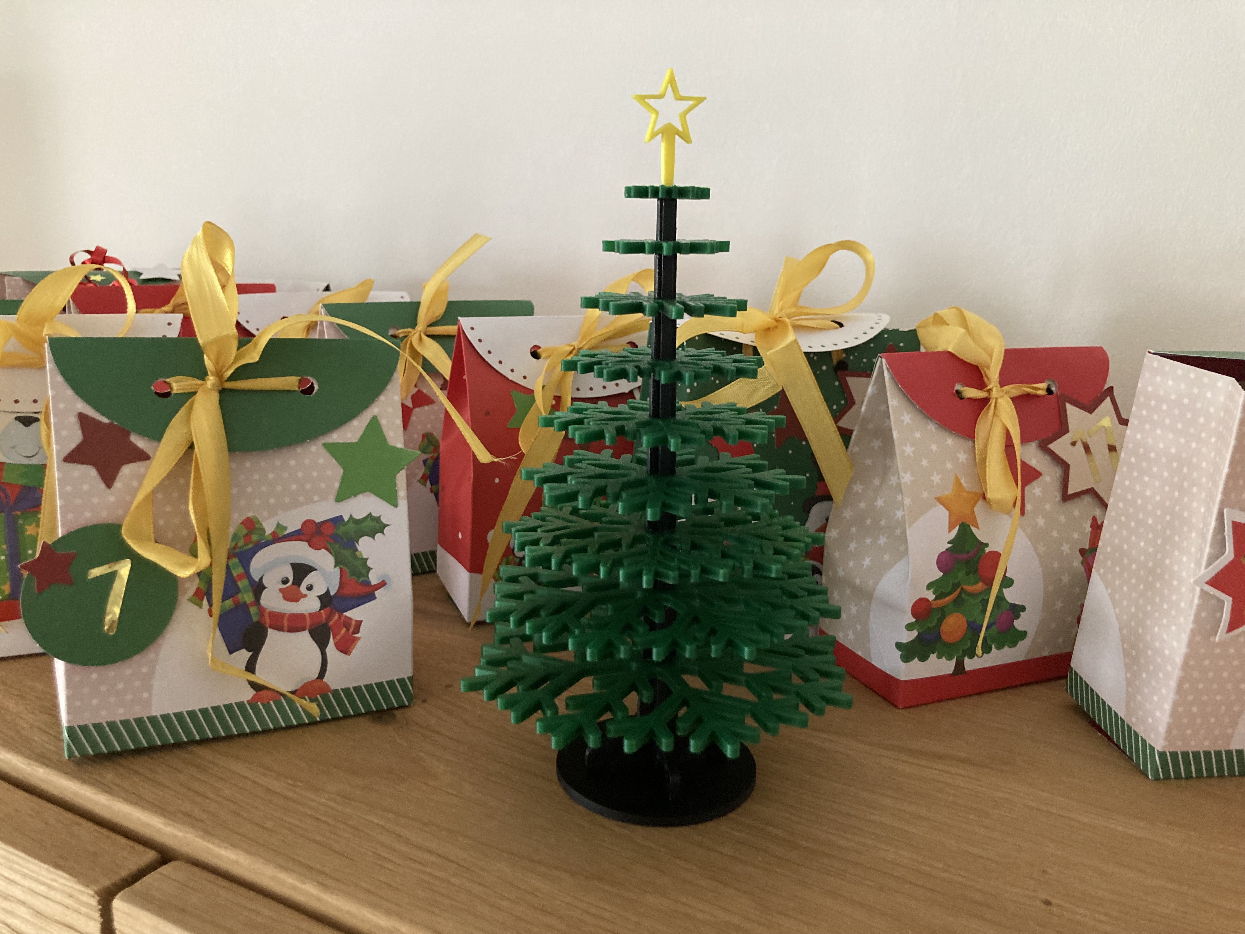 Miniatura 2 do modelo 3D Simple Stackable Christmas Tree