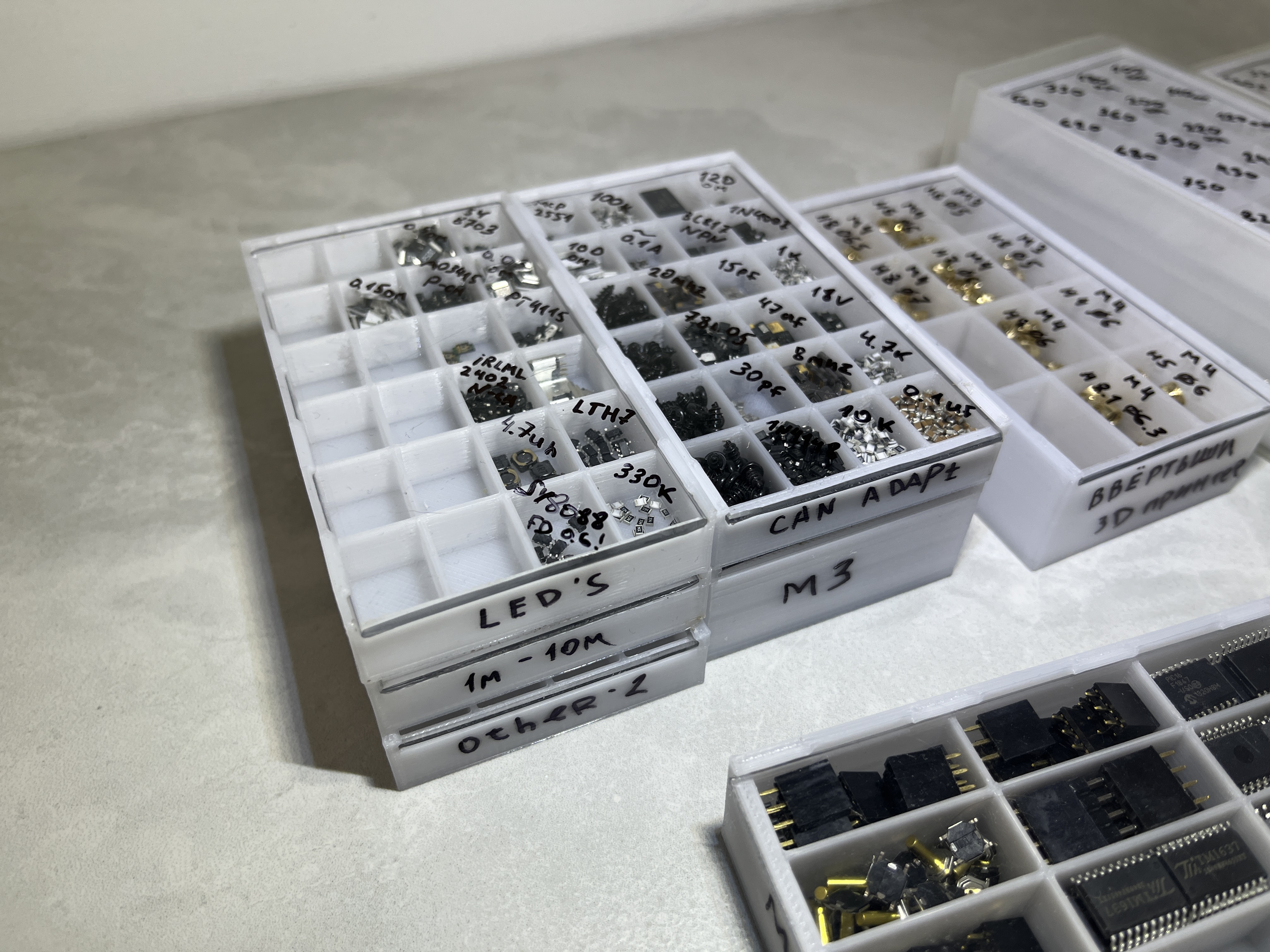 Hardware sorting tray. Parametric model.