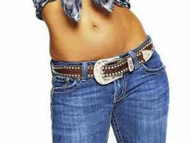 Mickie James 02