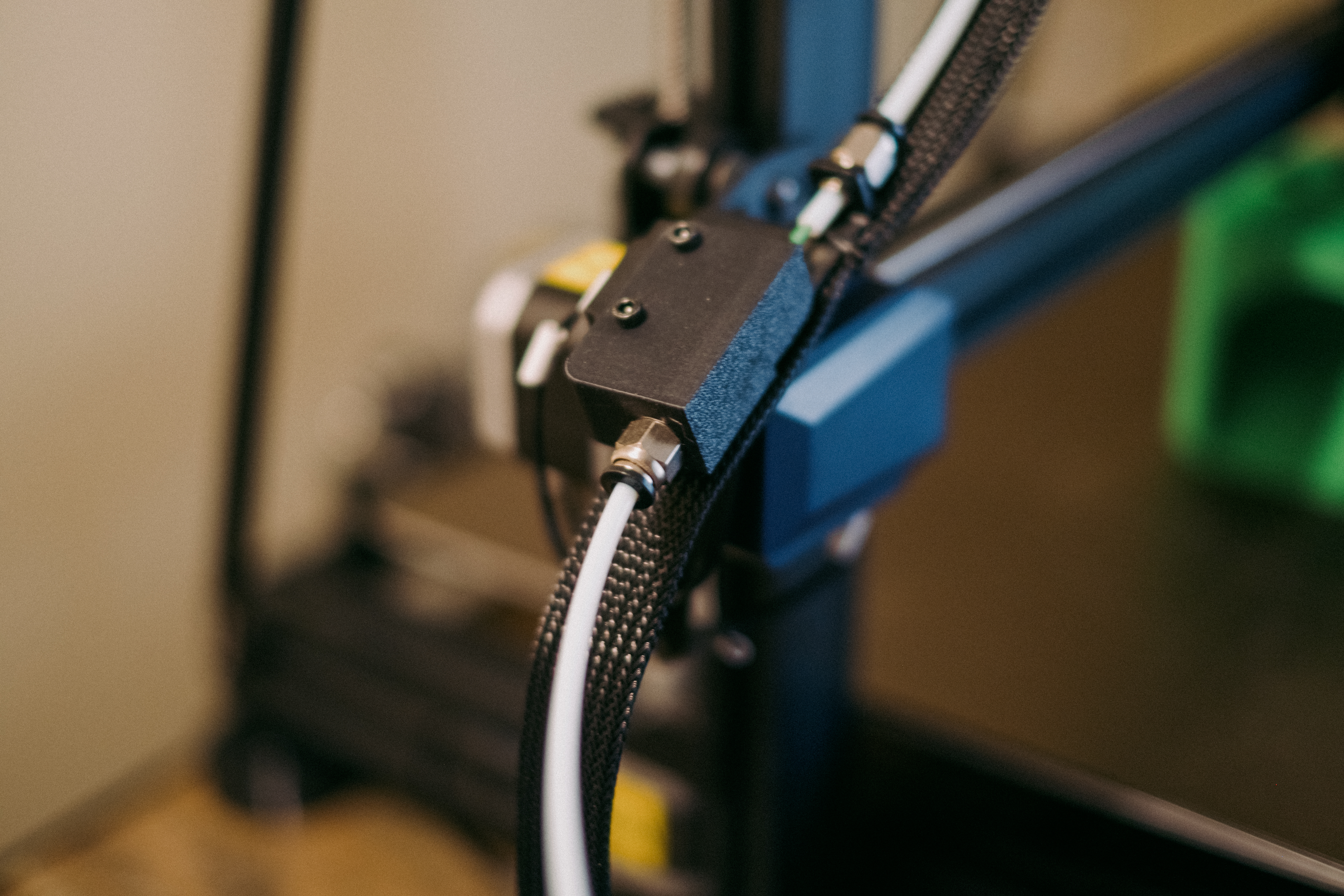 Reverse bowden tube to filament runout sensor