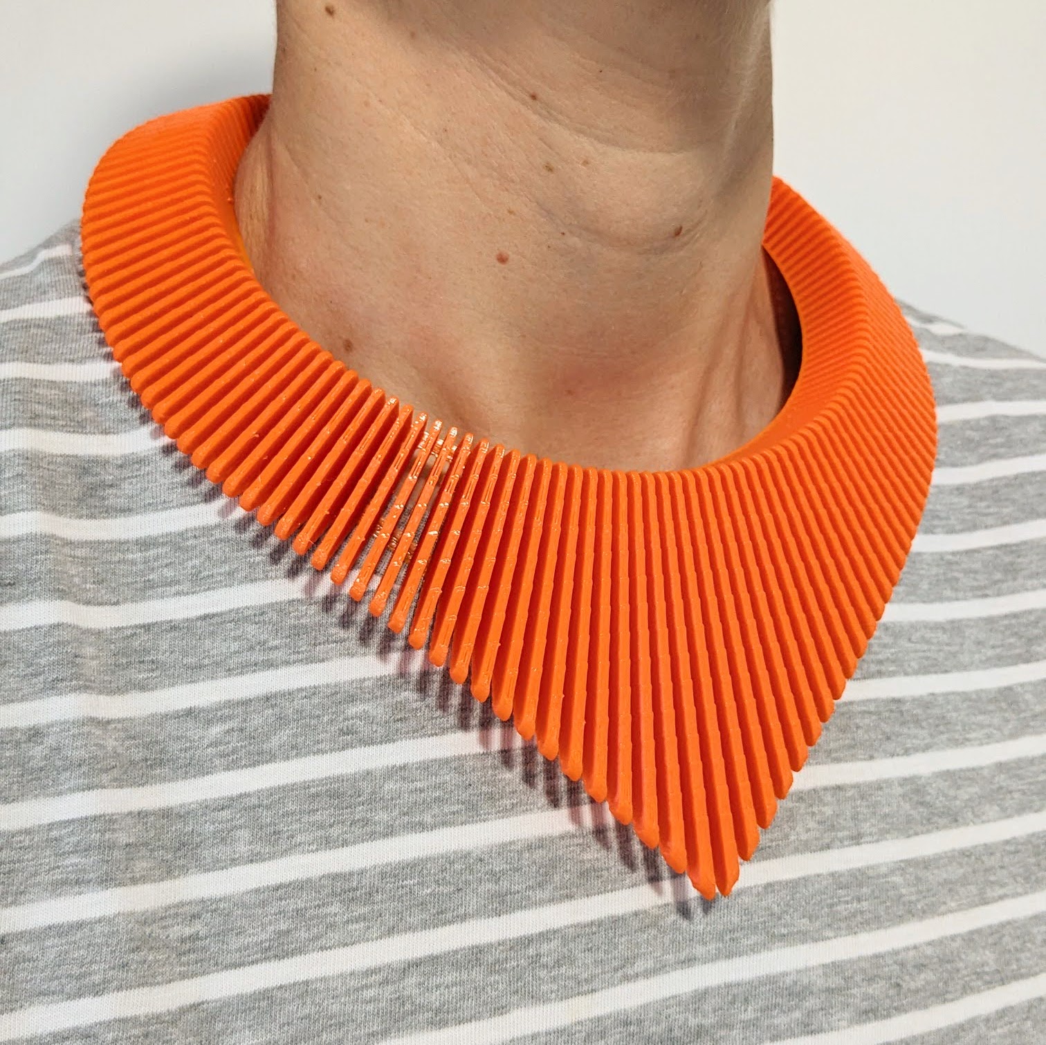 V Lamellae Necklace